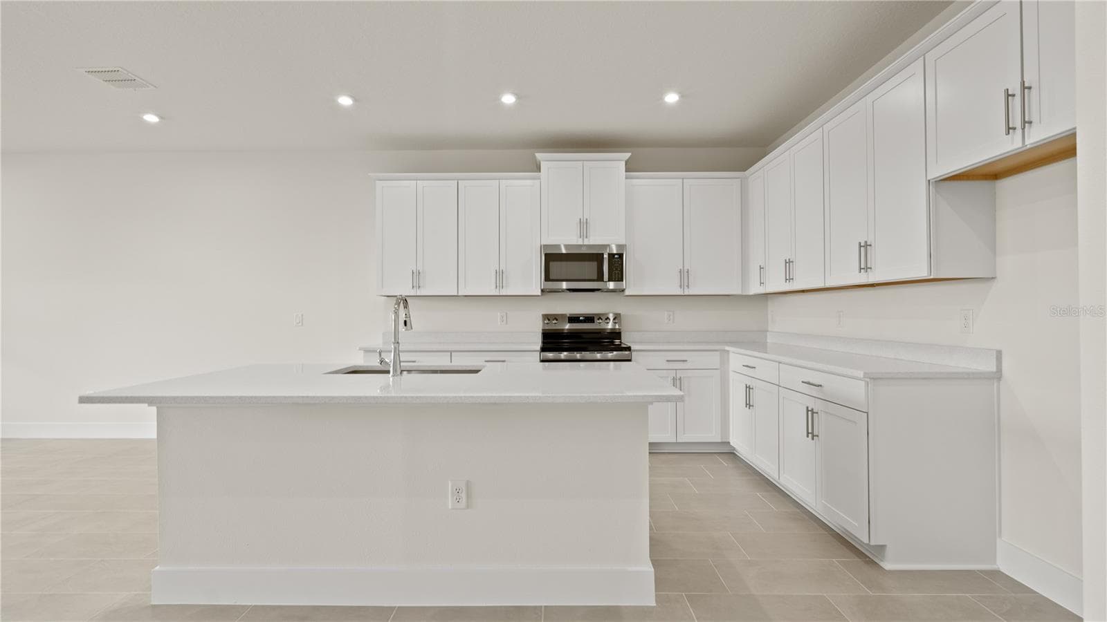 Single Family Residence at 30273 RUSTIC MILL ST, MOUNT DORA, photo 7 of 35