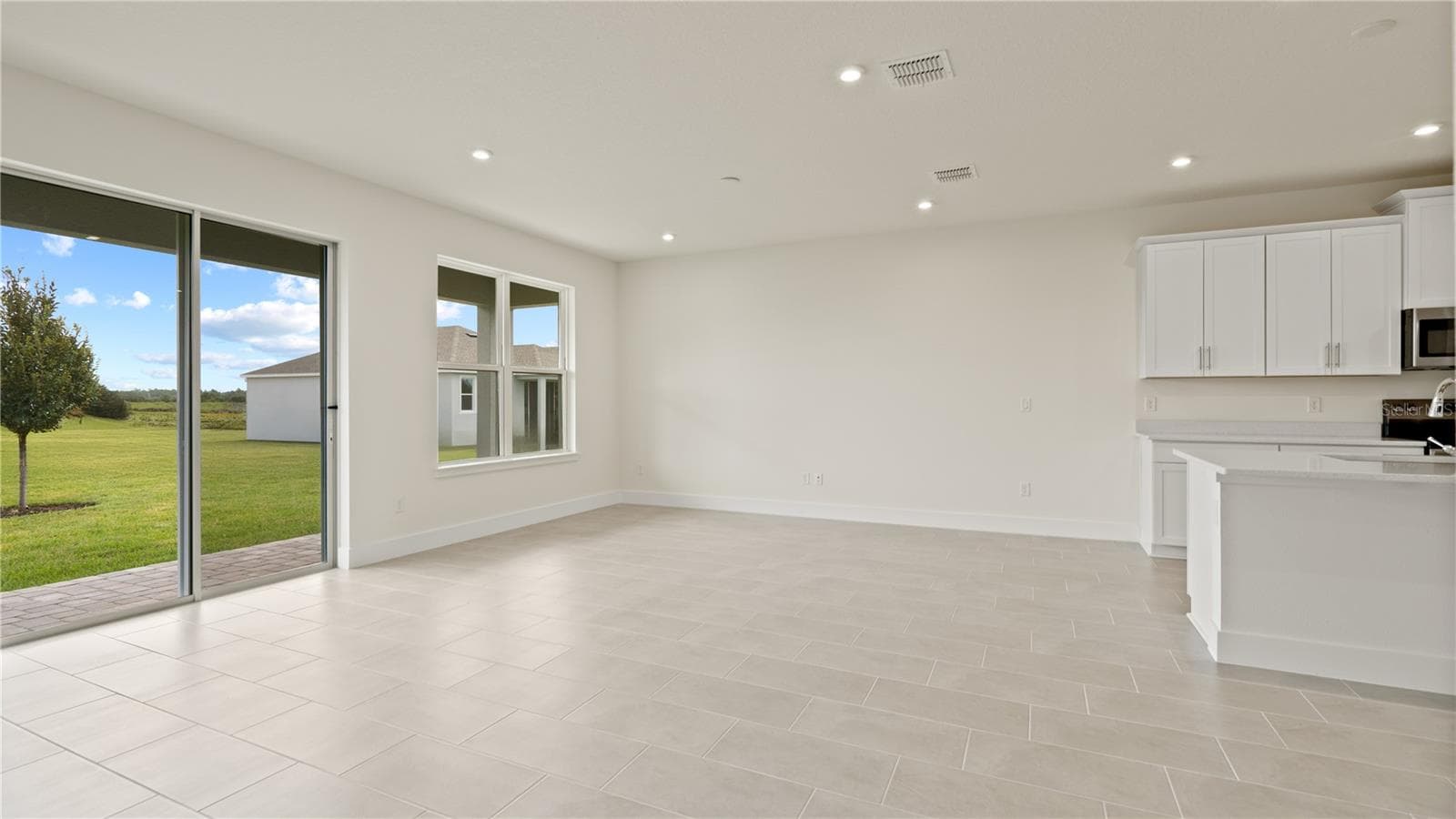 Single Family Residence at 30273 RUSTIC MILL ST, MOUNT DORA, photo 10 of 35