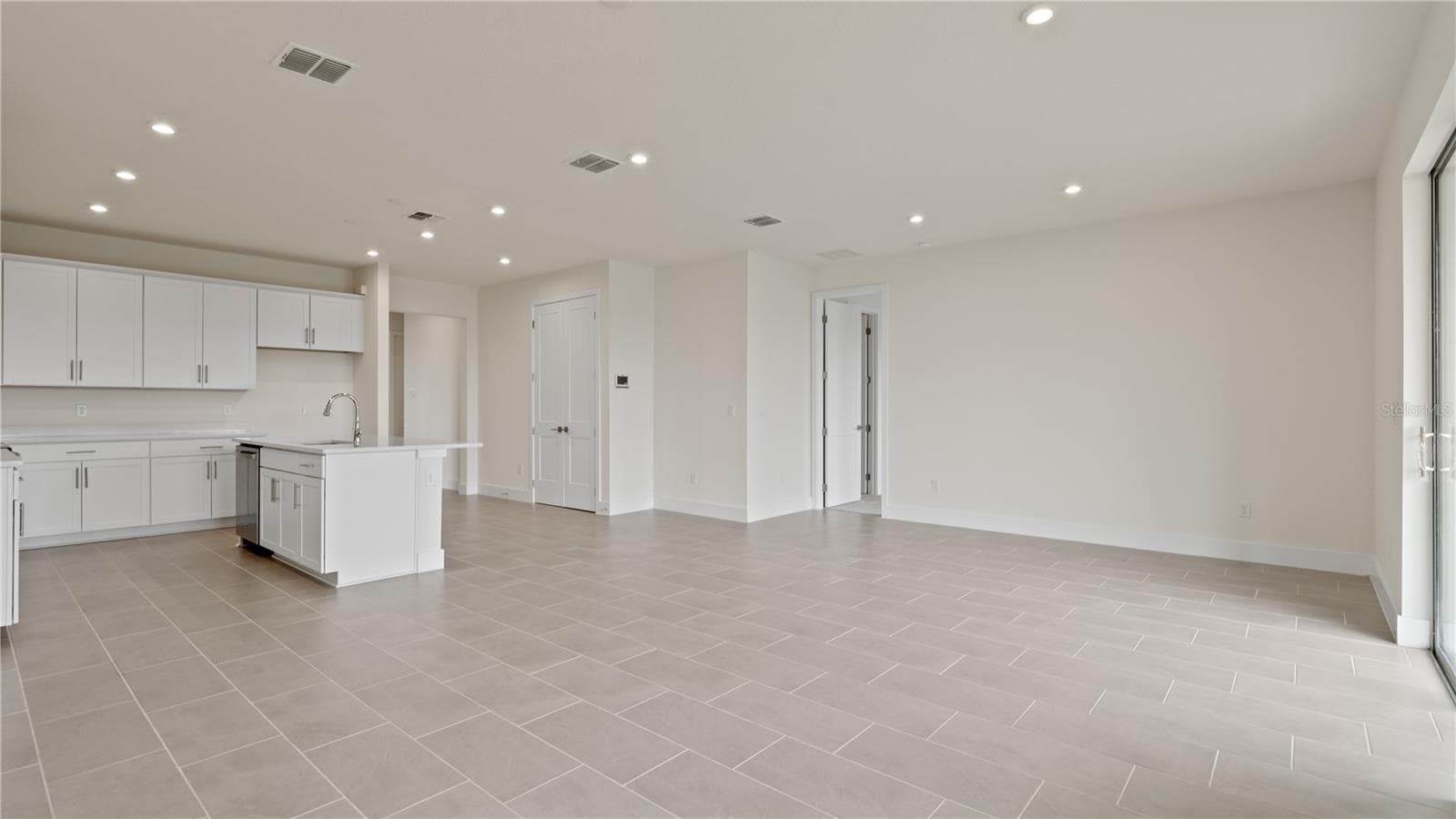 Single Family Residence at 30273 RUSTIC MILL ST, MOUNT DORA, photo 11 of 35
