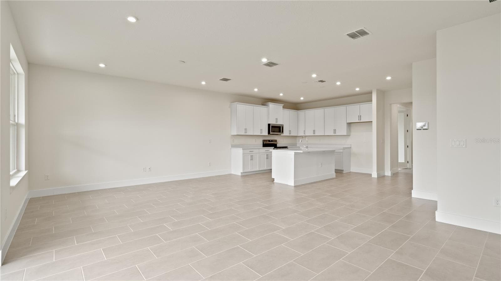 Single Family Residence at 30273 RUSTIC MILL ST, MOUNT DORA, photo 12 of 35