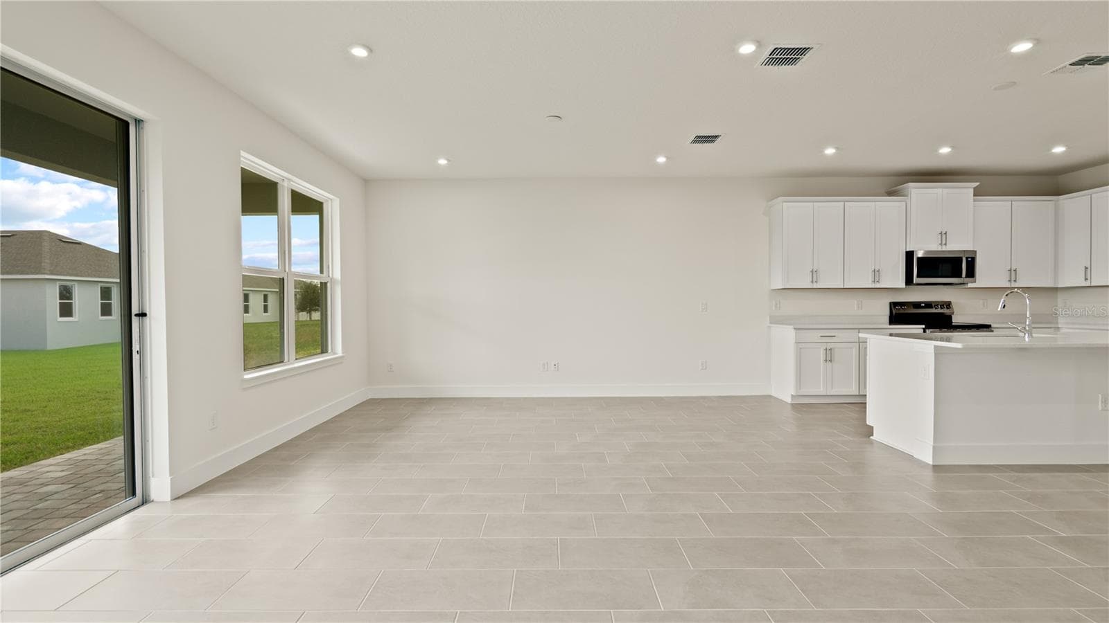 Single Family Residence at 30273 RUSTIC MILL ST, MOUNT DORA, photo 13 of 35