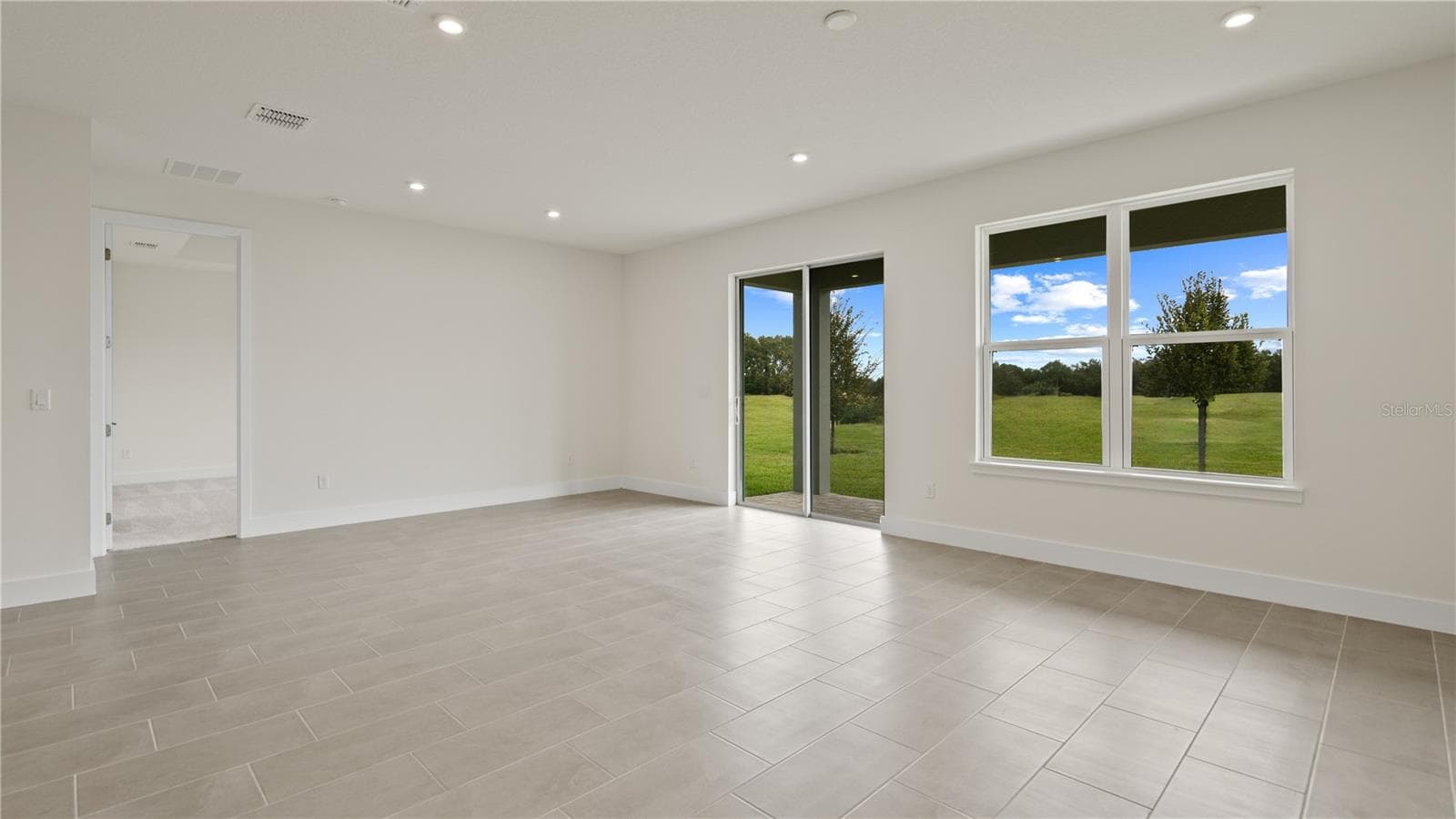 Single Family Residence at 30273 RUSTIC MILL ST, MOUNT DORA, photo 14 of 35