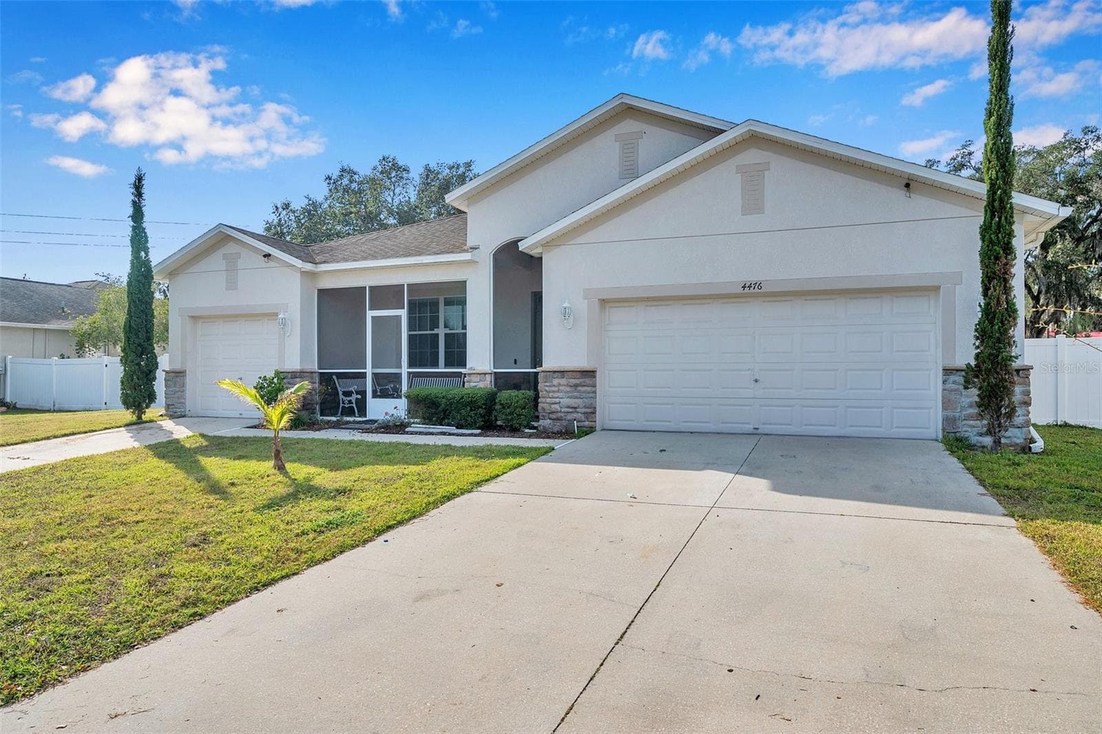 4476 CREEKSIDE DR
