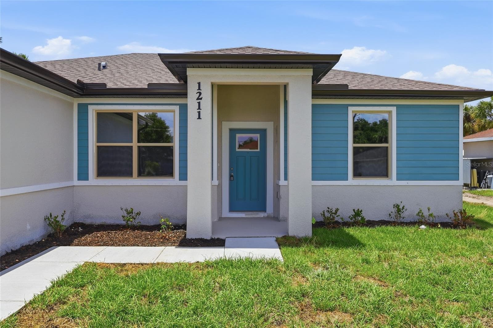 Single Family Residence at 1211 S SAN MATEO DR, NORTH PORT, photo 2 of 47