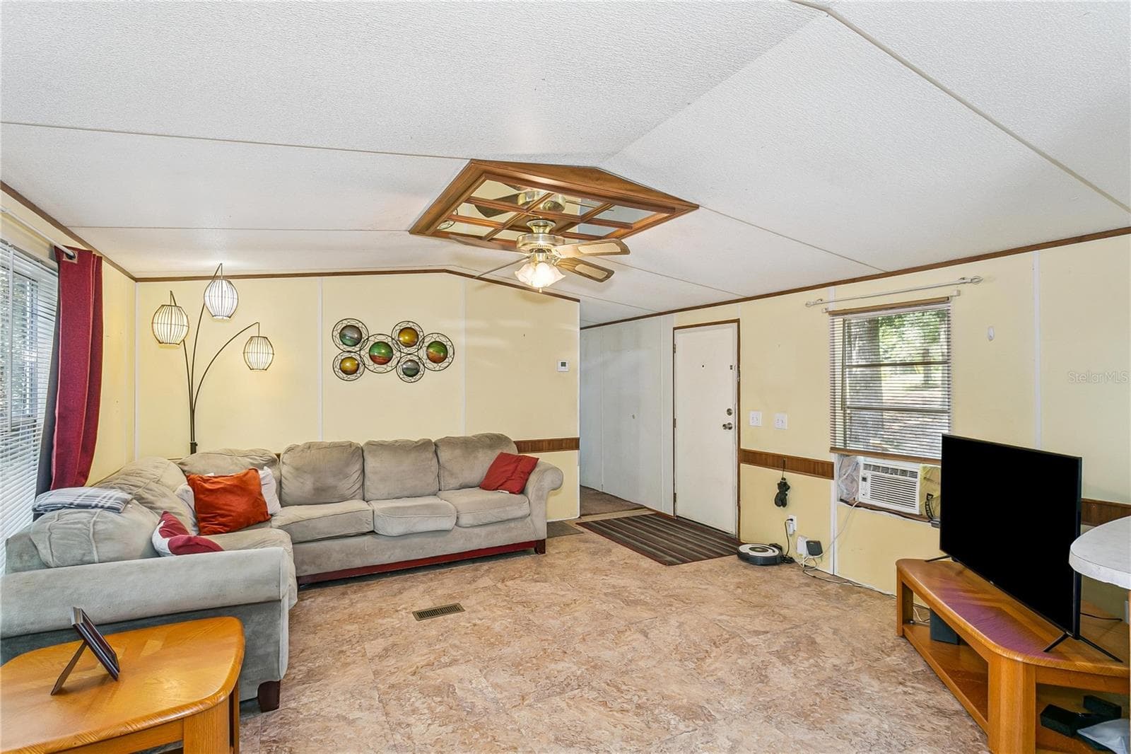 Manufactured Home at 2323 CAMORS RD, JAY, photo 4 of 30