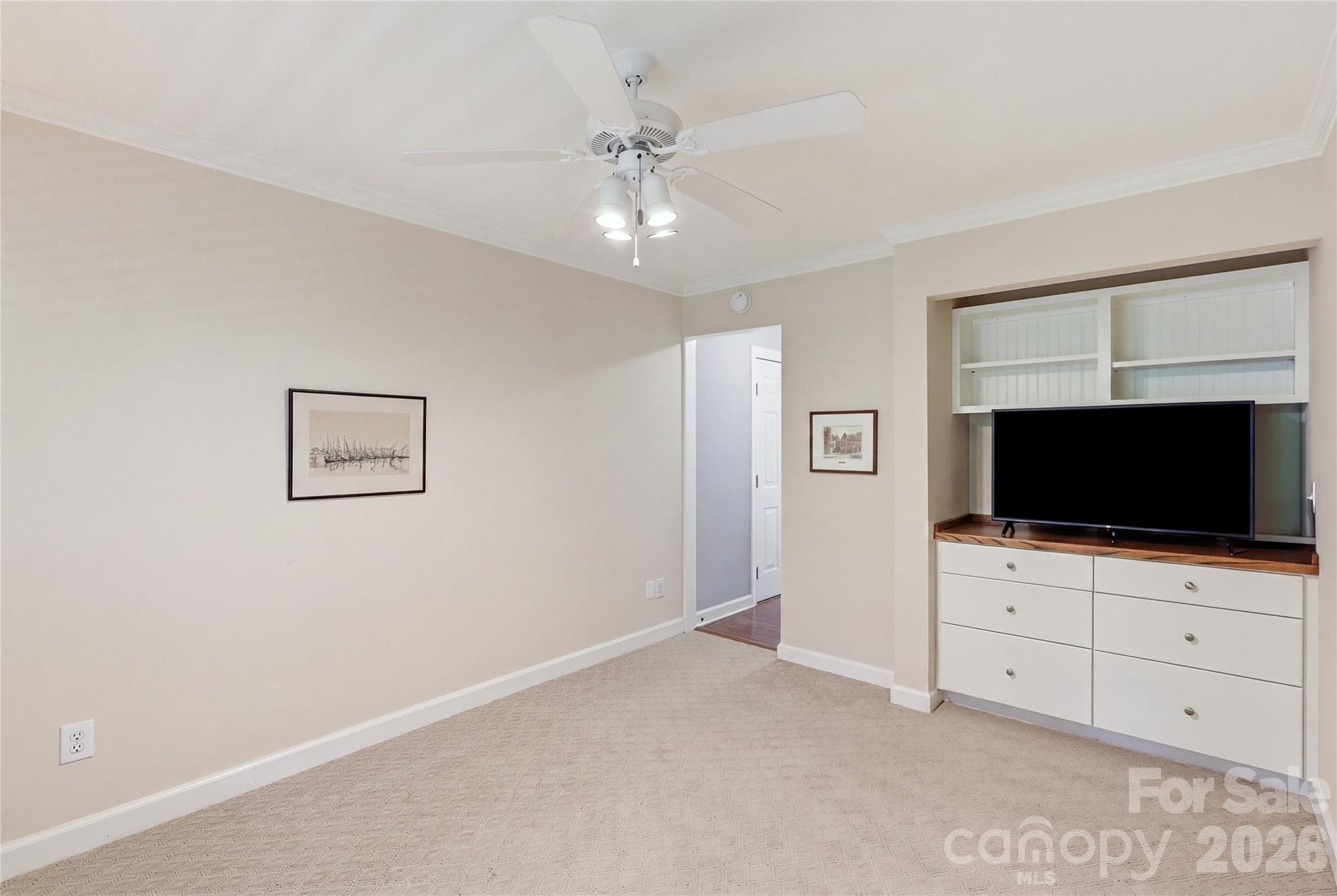 Flexible Den with built-ins: 12'10"x10' - 18 Creekside Way, Asheville