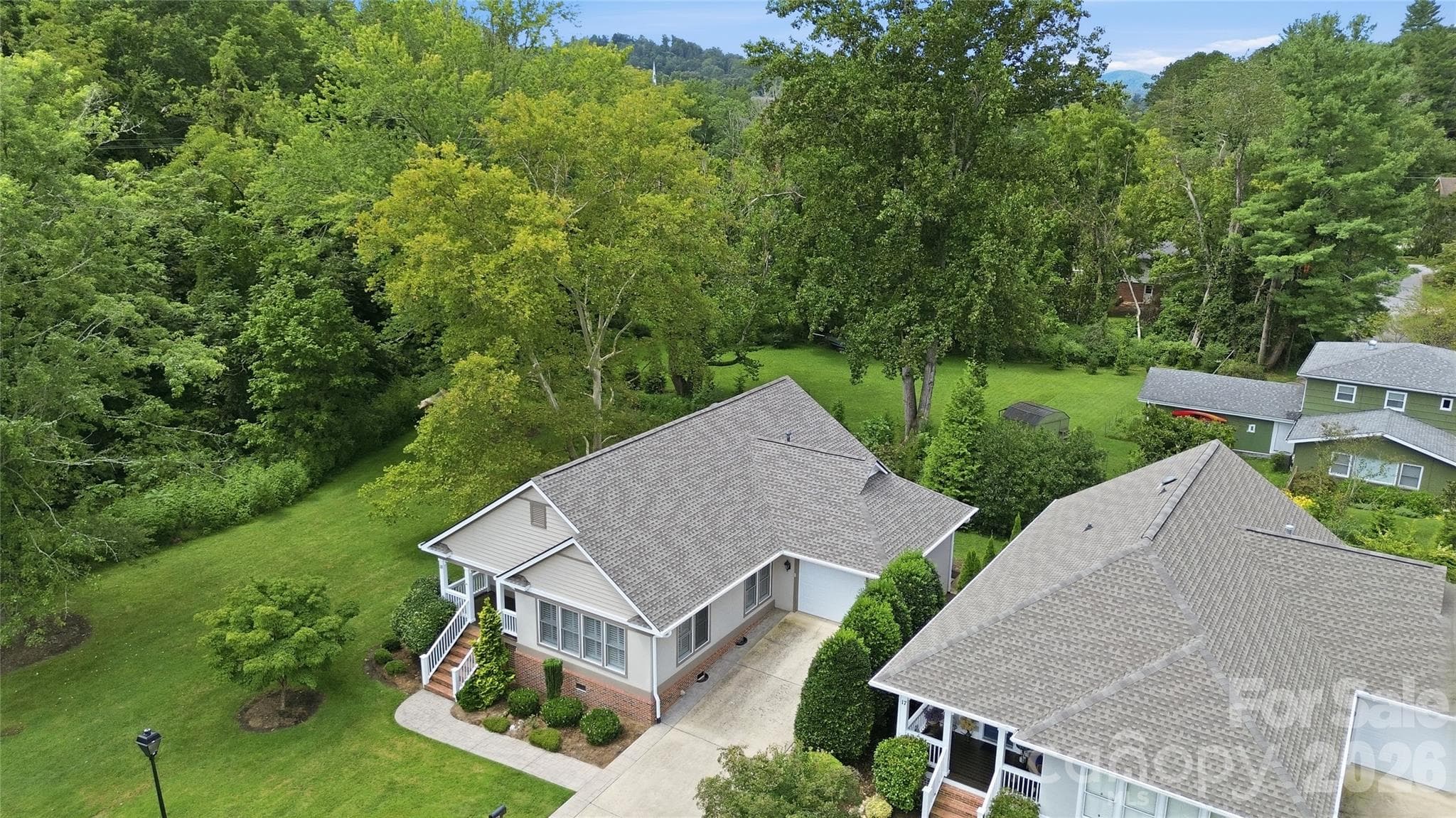 Private cul-de-sac - 18 Creekside Way, Asheville