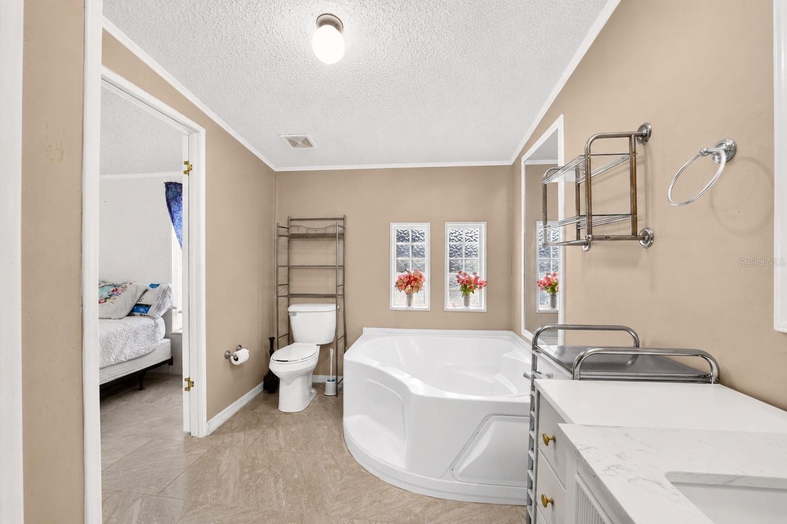 Primary Bathroom - 15355 SE 113TH STREET RD, OCKLAWAHA