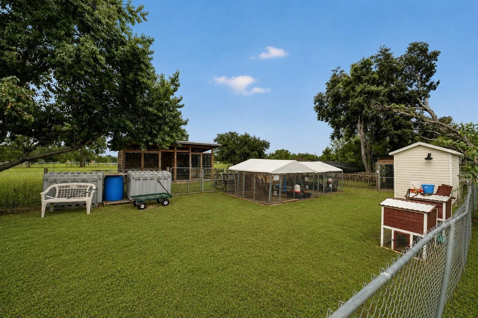 Chicken Pens - 15355 SE 113TH STREET RD, OCKLAWAHA