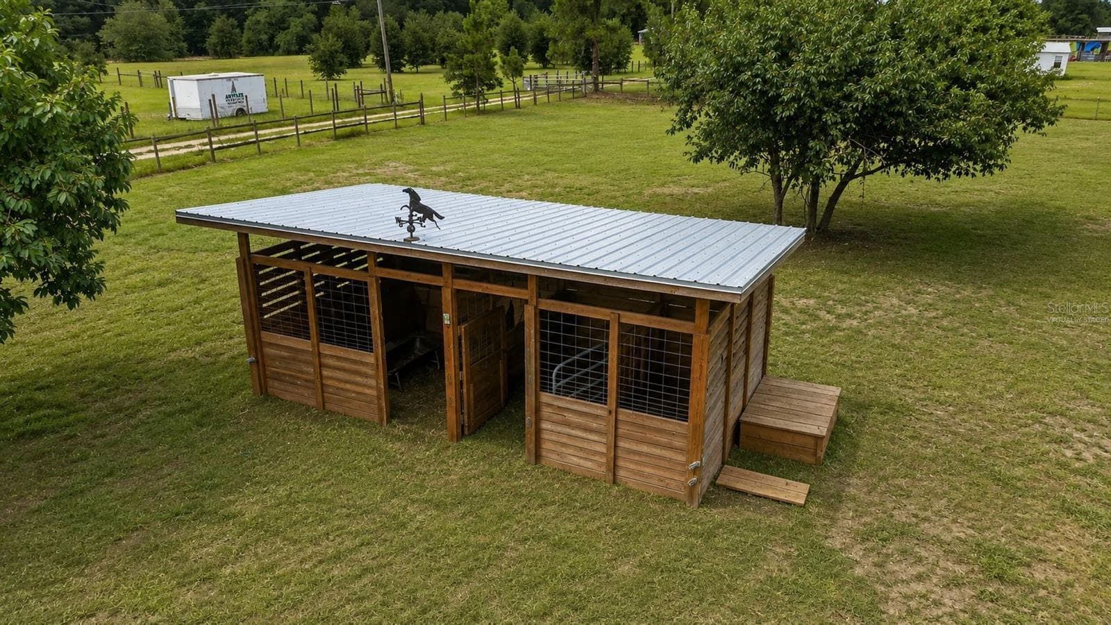 Stable Front - 15355 SE 113TH STREET RD, OCKLAWAHA