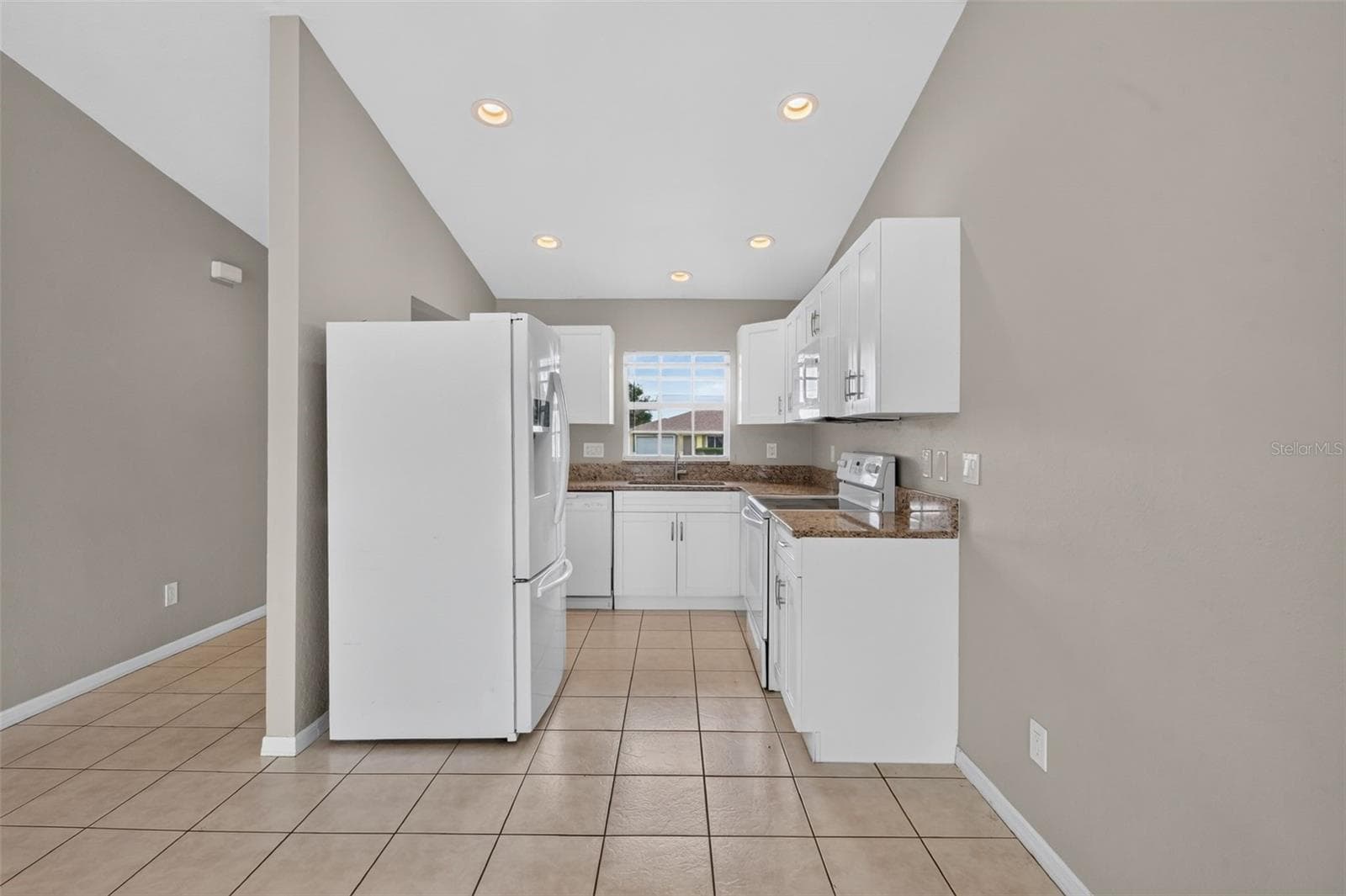 Half Duplex at 1223/1225 NE 15TH LN, CAPE CORAL, photo 5 of 39