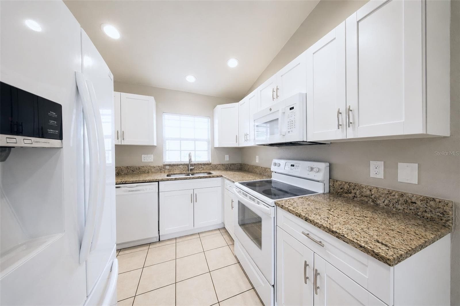 Half Duplex at 1223/1225 NE 15TH LN, CAPE CORAL, photo 6 of 39