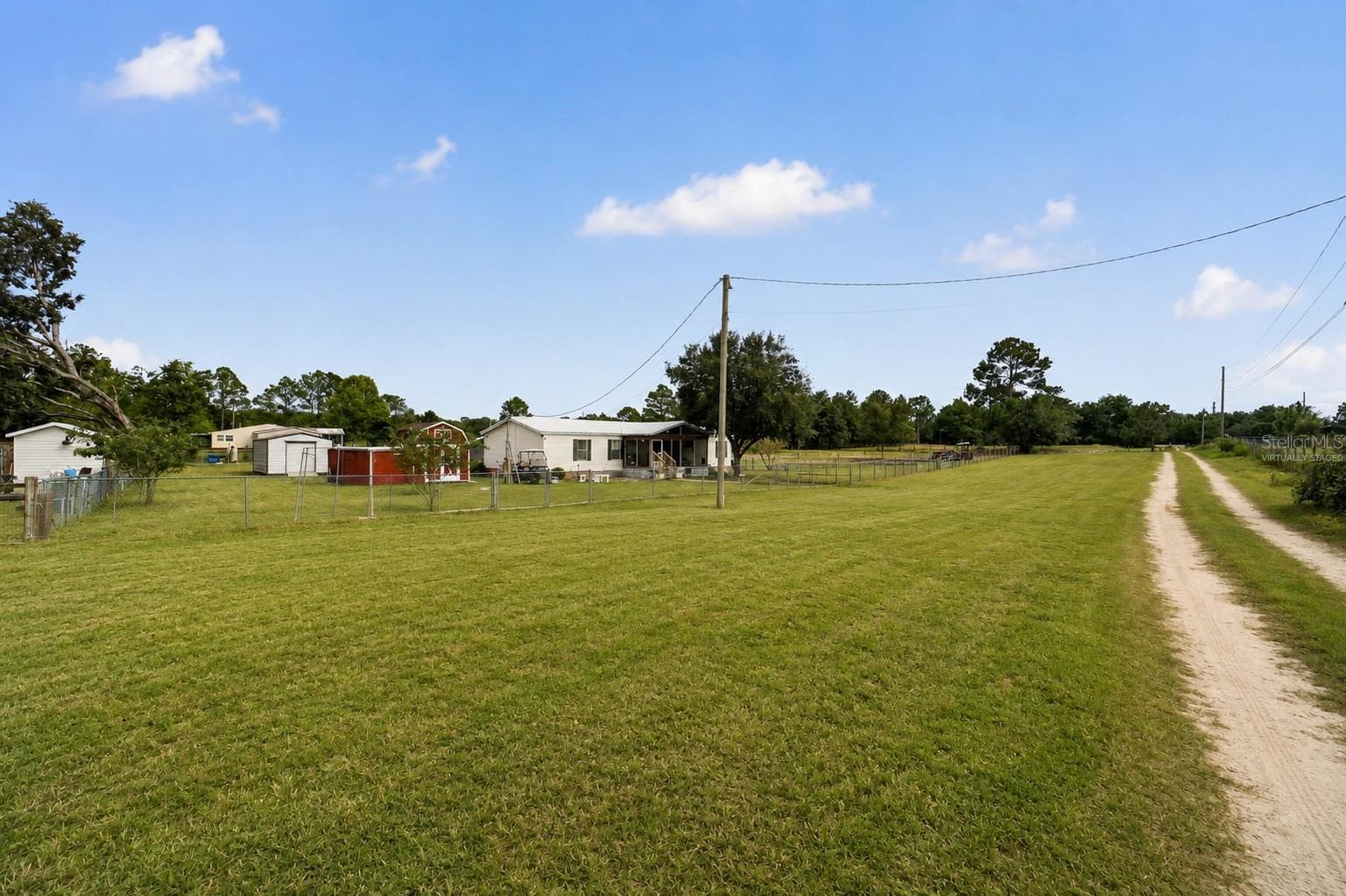 Front side view left - 15355 SE 113TH STREET RD, OCKLAWAHA