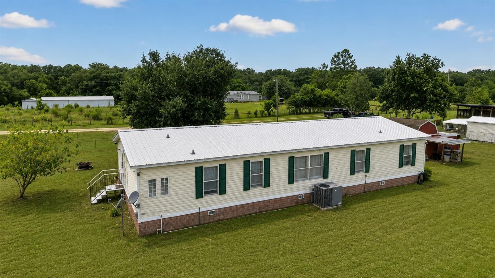 Back of Home - 15355 SE 113TH STREET RD, OCKLAWAHA