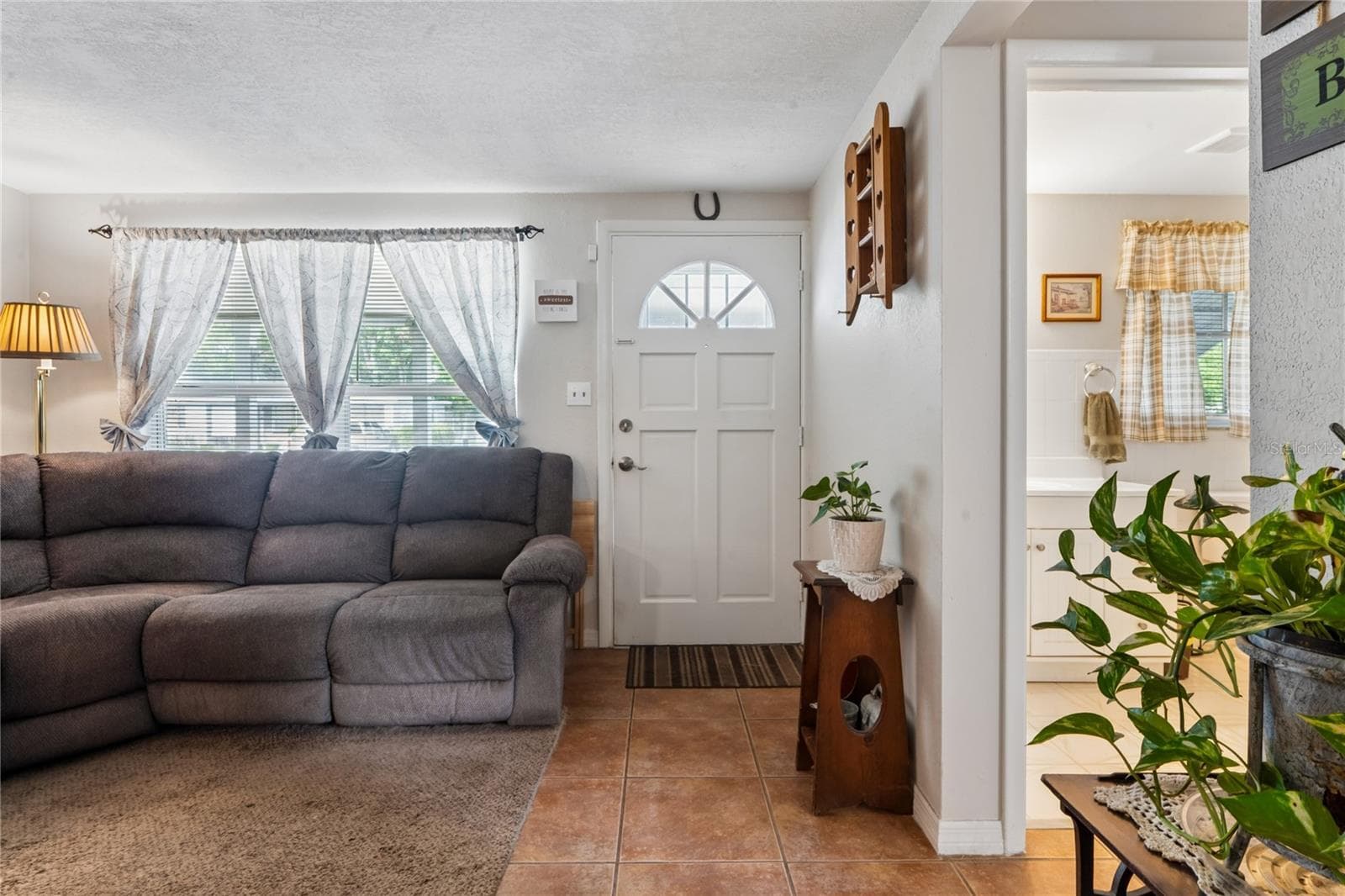 Single Family Residence at 7106 PALISADE DR, PORT RICHEY, photo 10 of 51