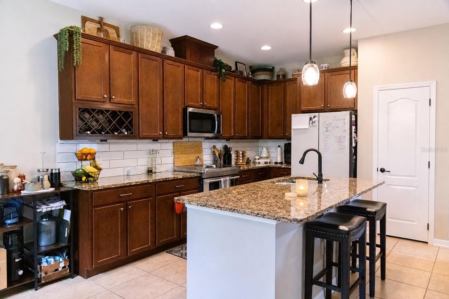 Townhouse at 2675 RIVER LANDING DR, SANFORD, photo 3 of 28