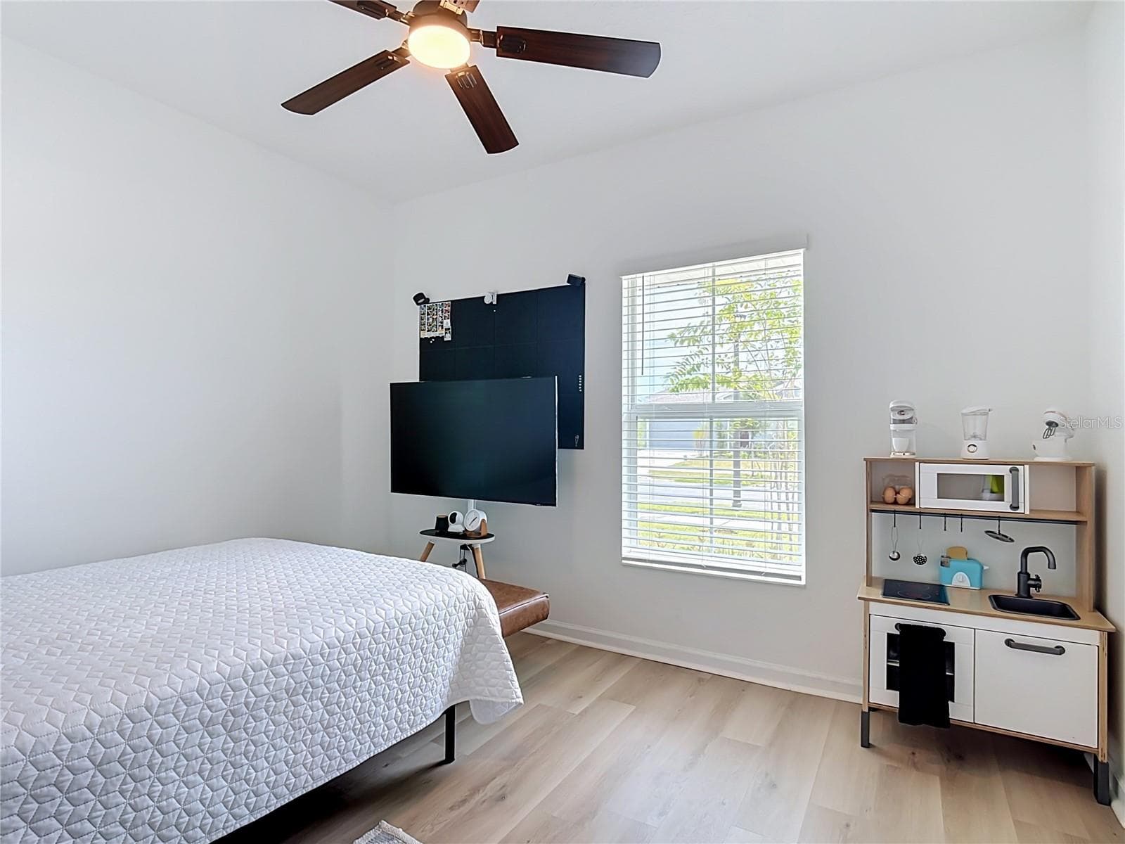 Split floor plan Guest Bedroom #2 located in the front - 4782 CLOISTER ST, KISSIMMEE