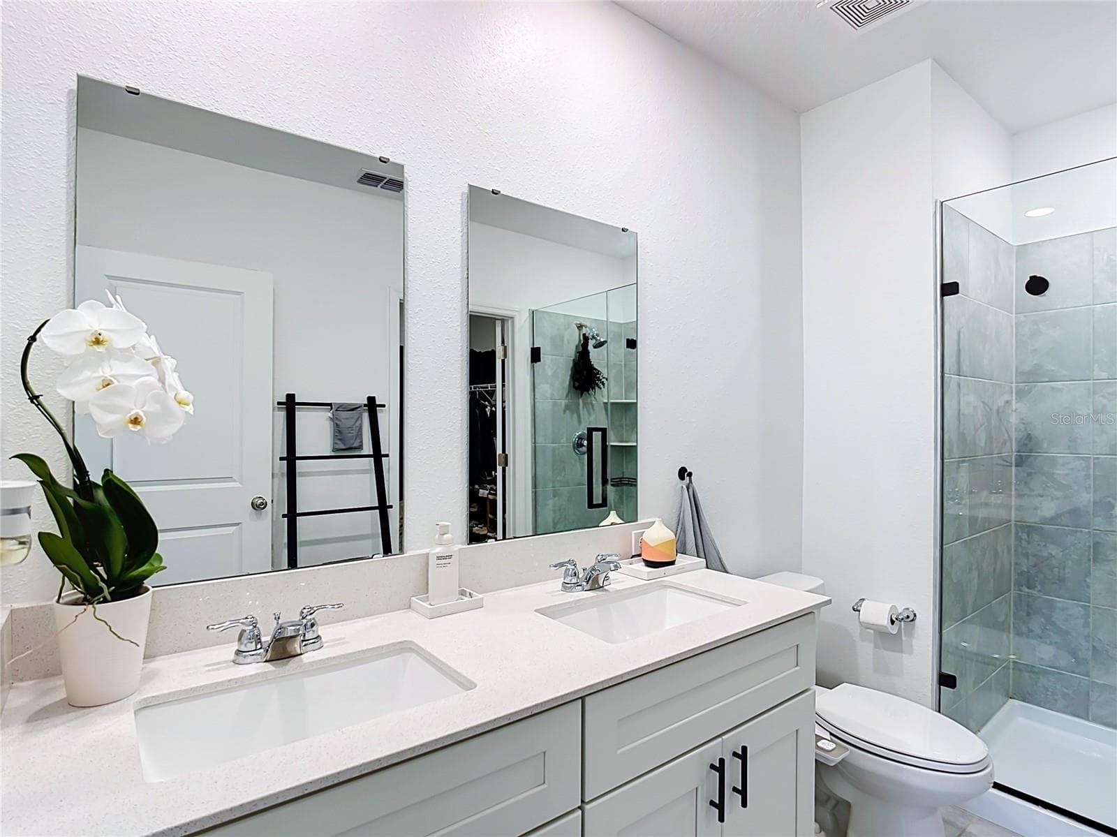 Primary Bathroom Frameless shower doors - 4782 CLOISTER ST, KISSIMMEE