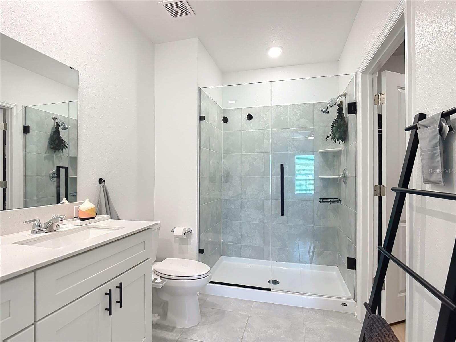 Primary Bathroom Frameless shower doors - 4782 CLOISTER ST, KISSIMMEE