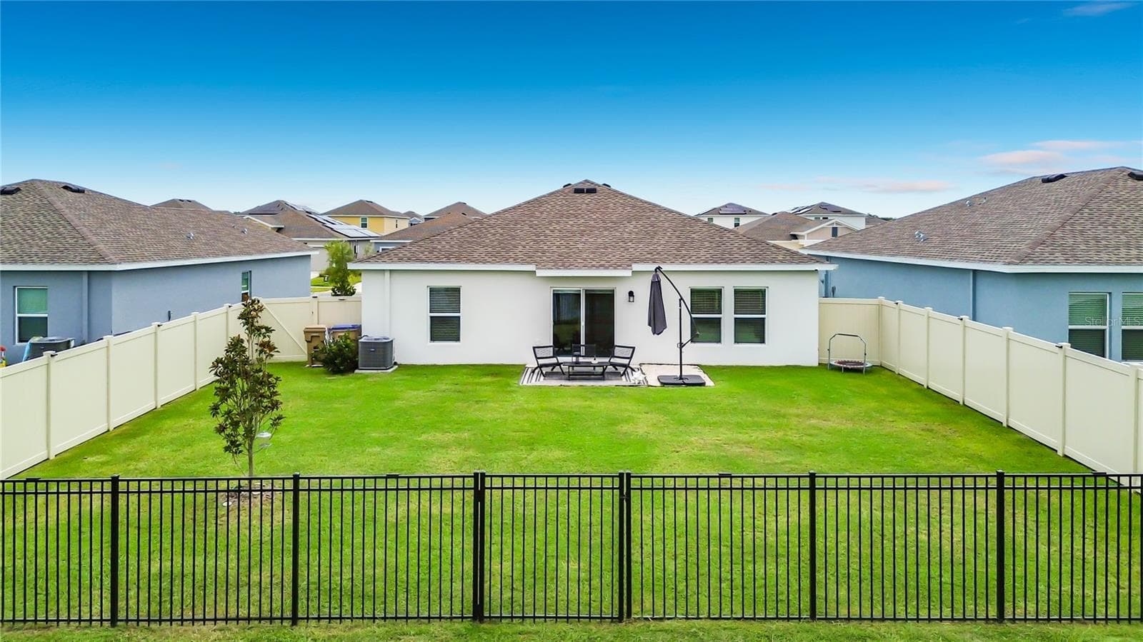 Spacious Fenced Backyard - 4782 CLOISTER ST, KISSIMMEE
