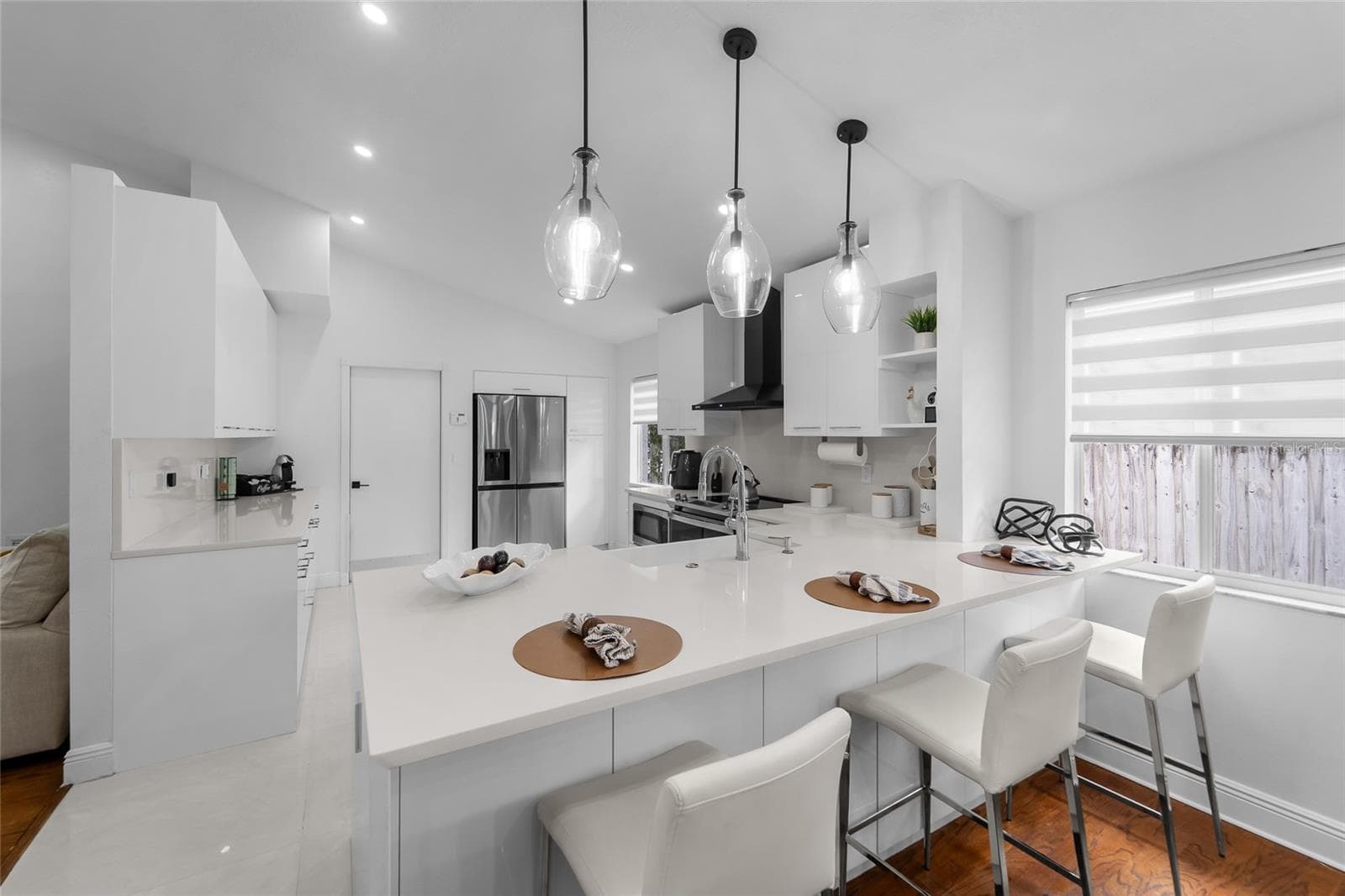 Single Family Residence at 9720 FREDERICKSBURG RD, TAMPA, photo 11 of 37