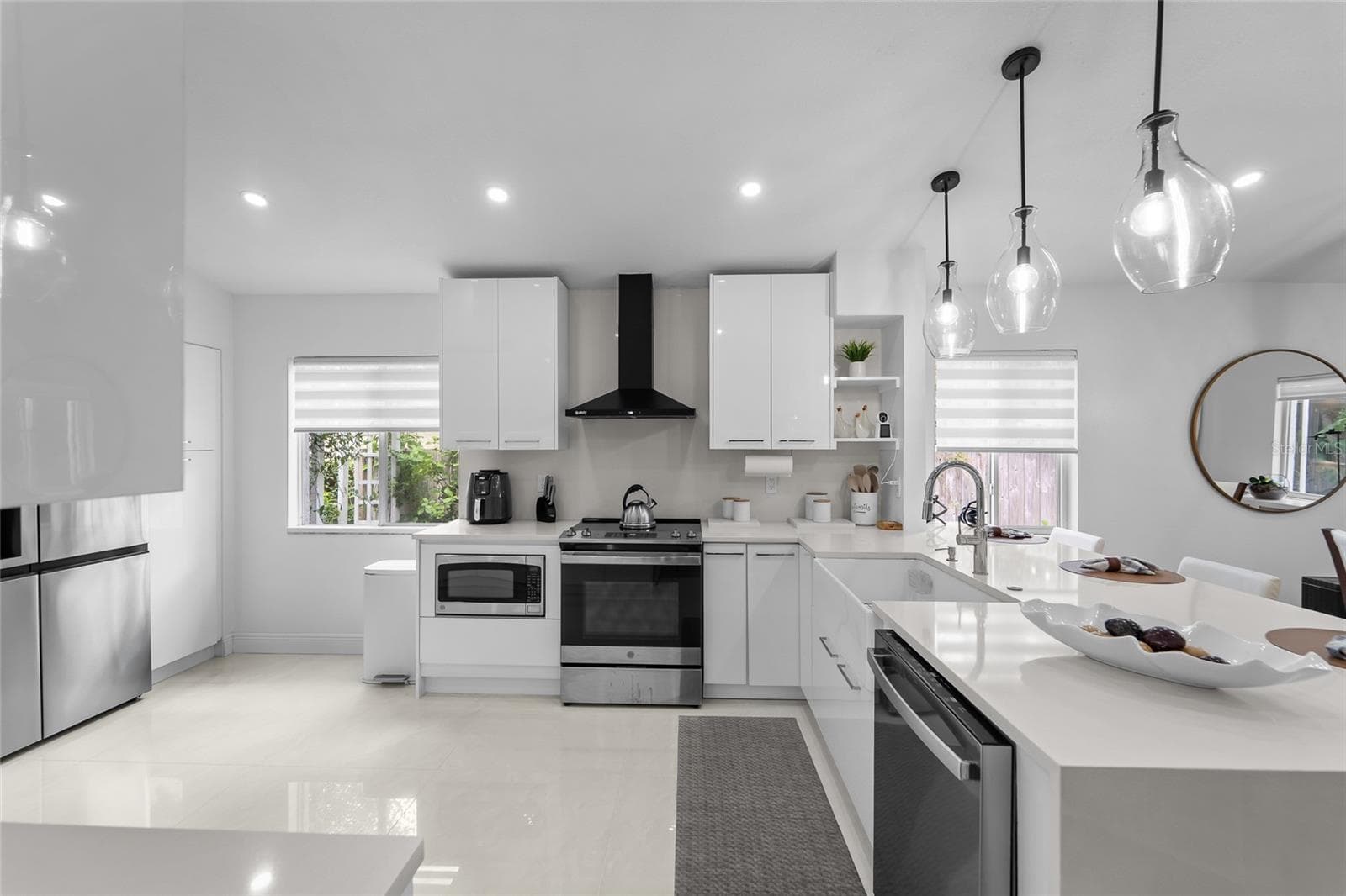 Single Family Residence at 9720 FREDERICKSBURG RD, TAMPA, photo 12 of 37