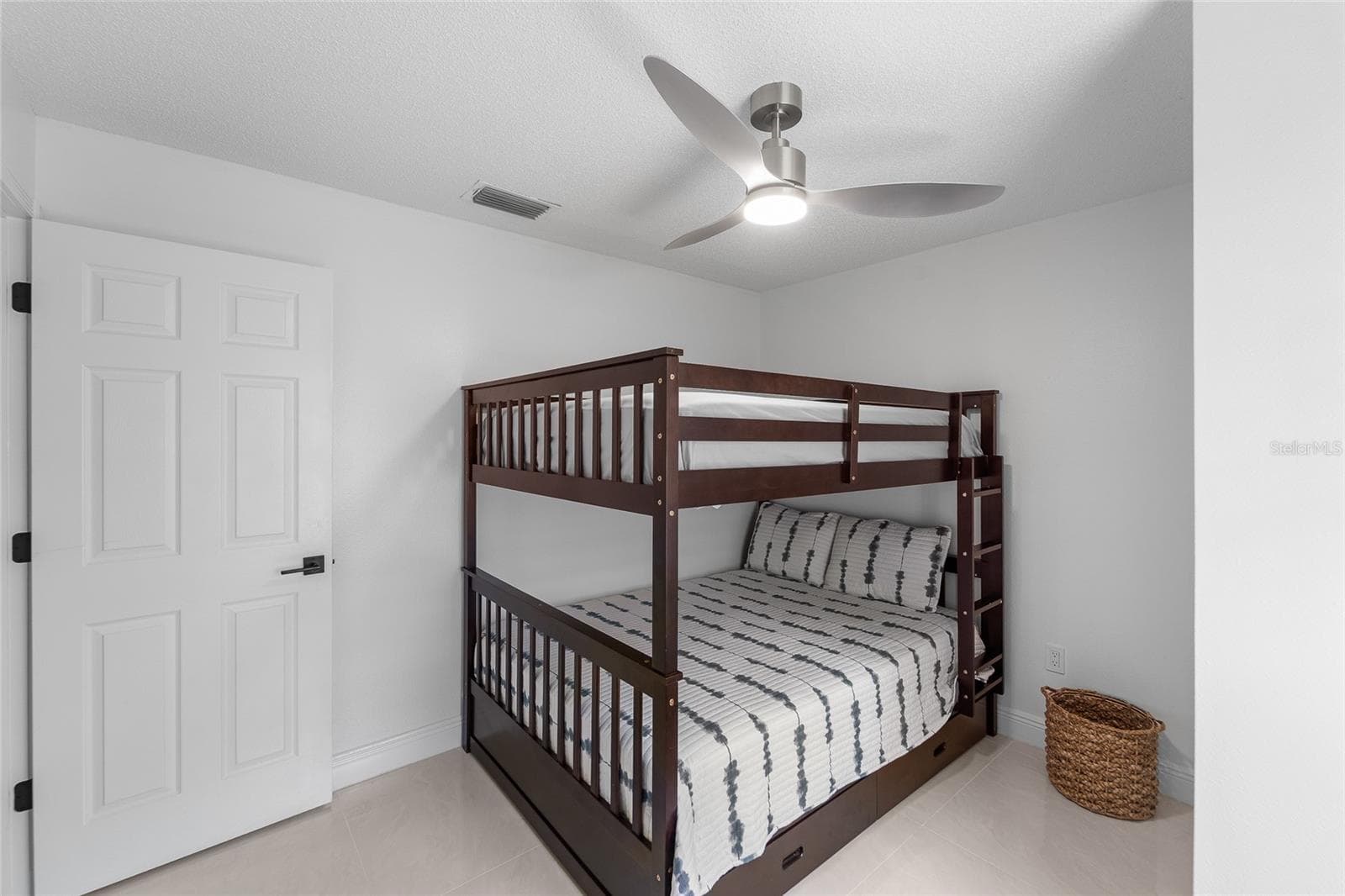 Single Family Residence at 9720 FREDERICKSBURG RD, TAMPA, photo 26 of 37