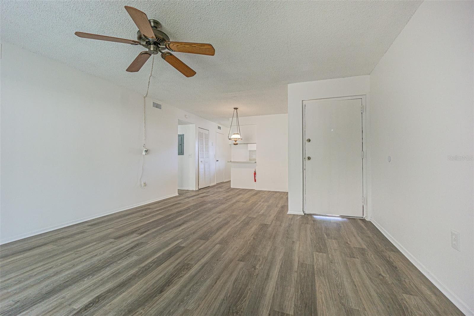 Condominium at 4215 EAST BAY DR #1105B, CLEARWATER, photo 7 of 22
