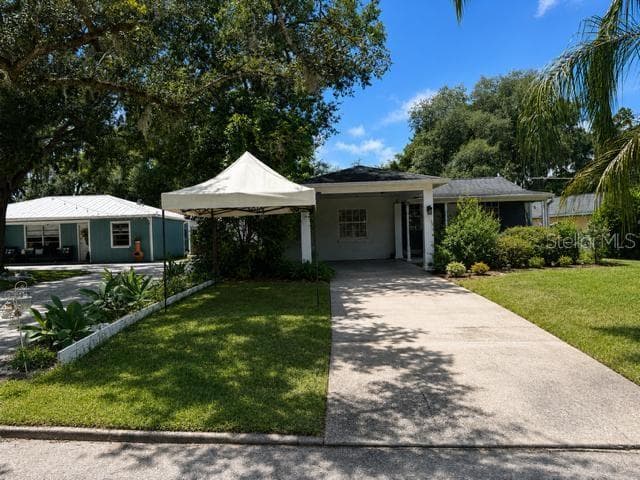 Single Family Residence at 11710 NORTH DR, TAMPA, photo 2 of 32