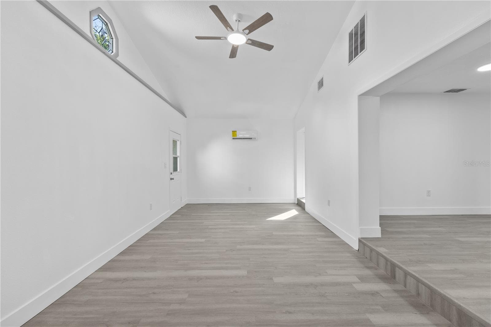 Single Family Residence at LAKE DEXTER WOODS I, WINTER HAVEN, photo 15 of 38