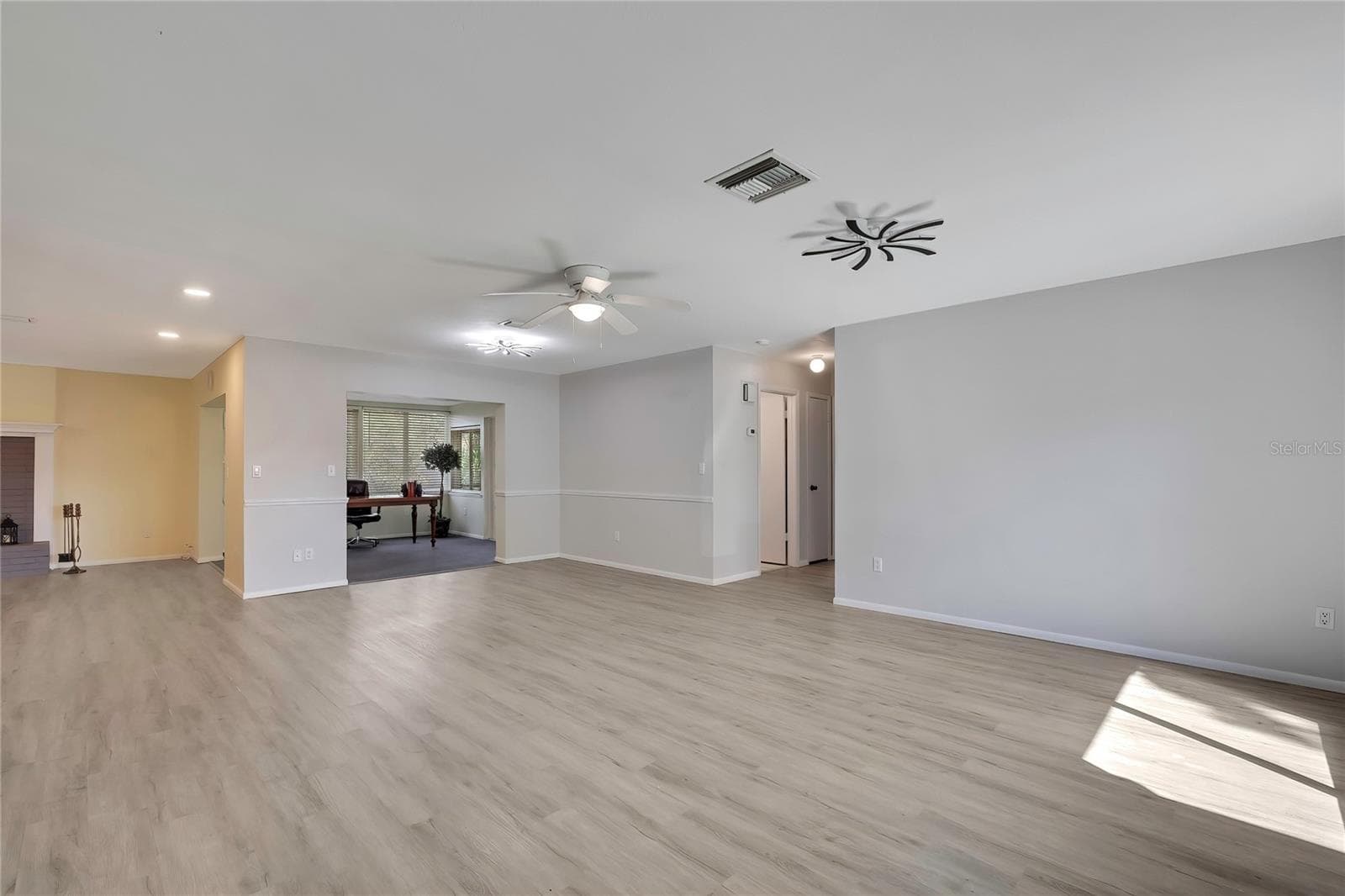 Main living space - 1185 MACFARLANE AVE, SPRING HILL