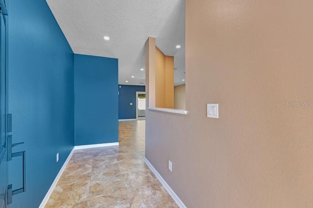 Townhouse at 942 COQUINA ROCK ST, ORLANDO, photo 5 of 61