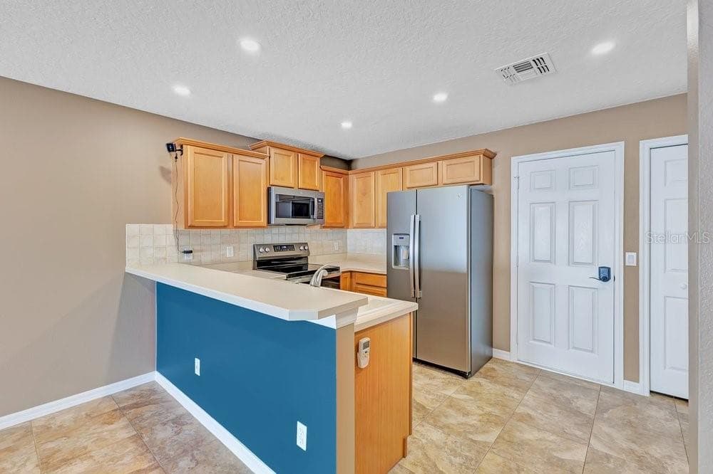 Townhouse at 942 COQUINA ROCK ST, ORLANDO, photo 15 of 61