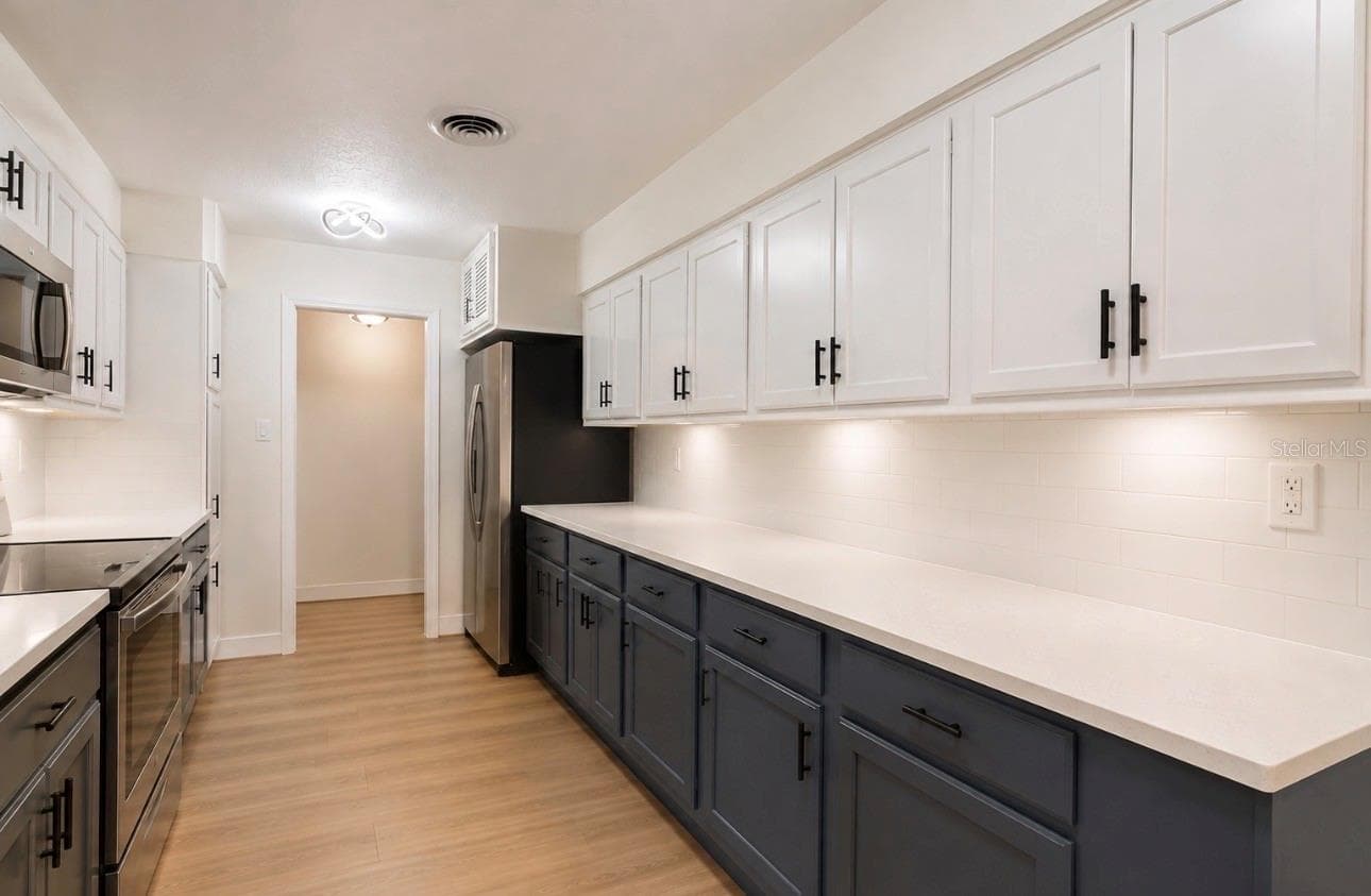 Single Family Residence at 3101 FLOWERTREE RD, BELLE ISLE, photo 13 of 65
