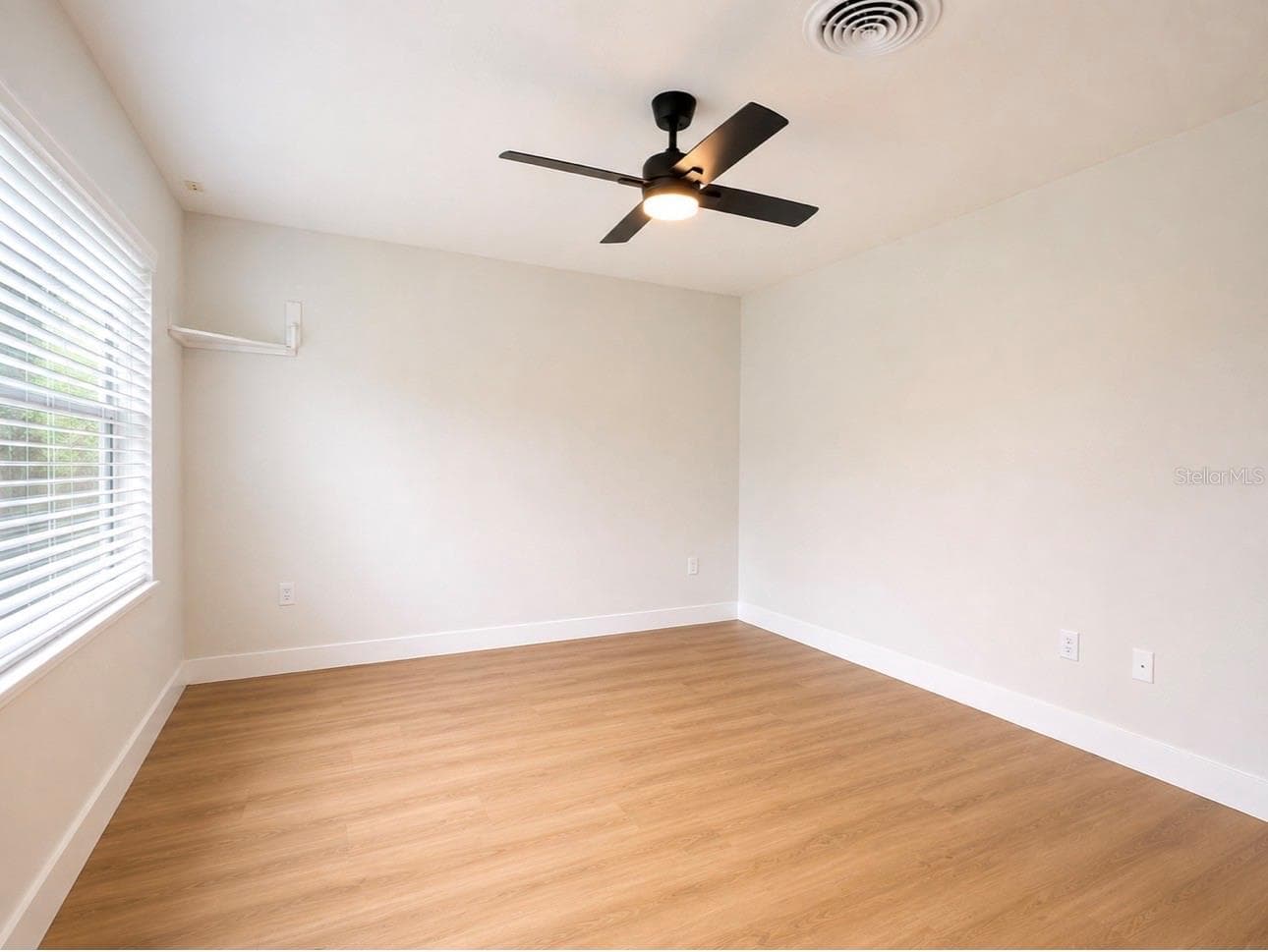 Single Family Residence at 3101 FLOWERTREE RD, BELLE ISLE, photo 24 of 65