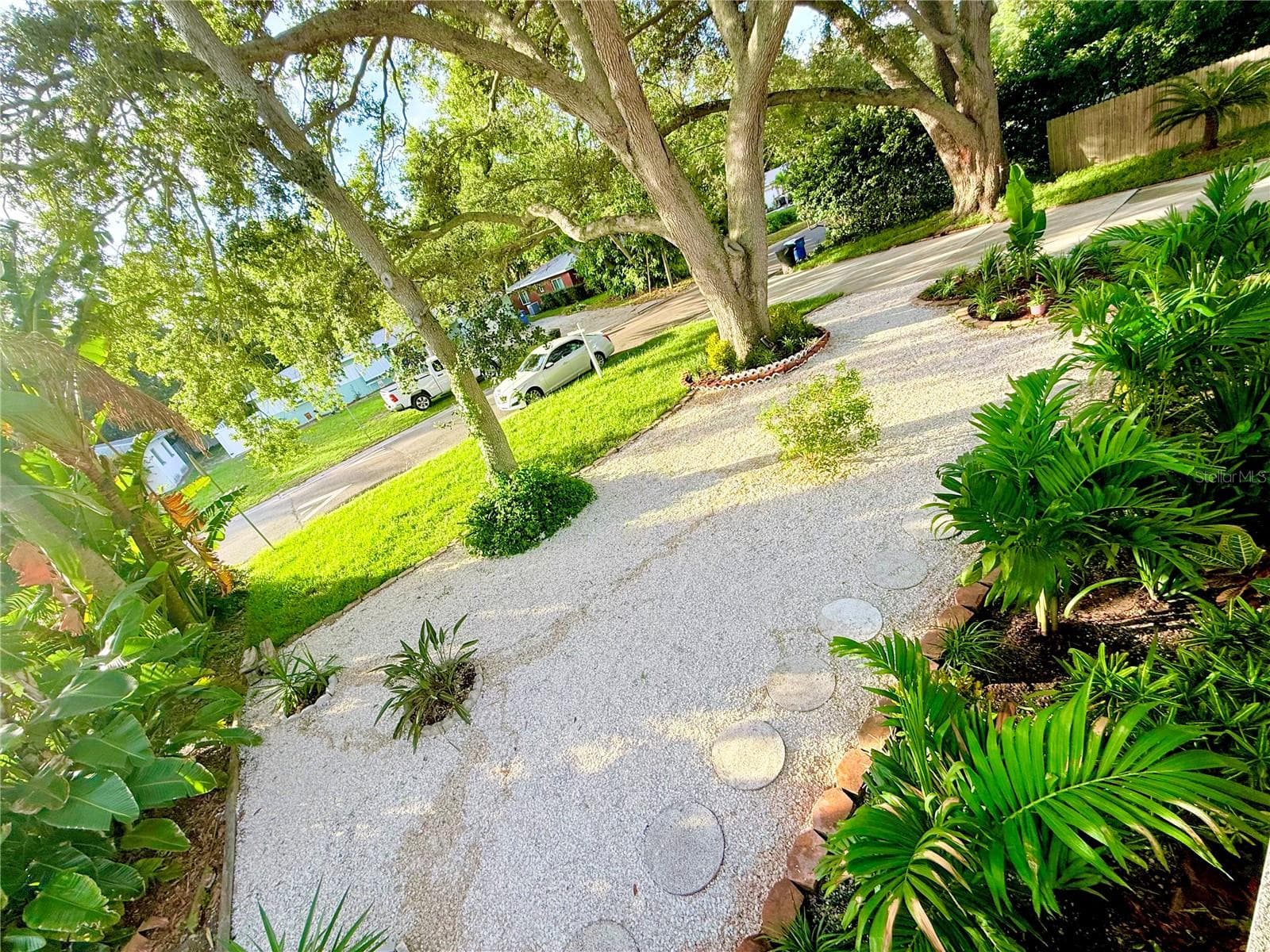 Single Family Residence at 1557 ROBINSON DR N, ST PETERSBURG, photo 4 of 45