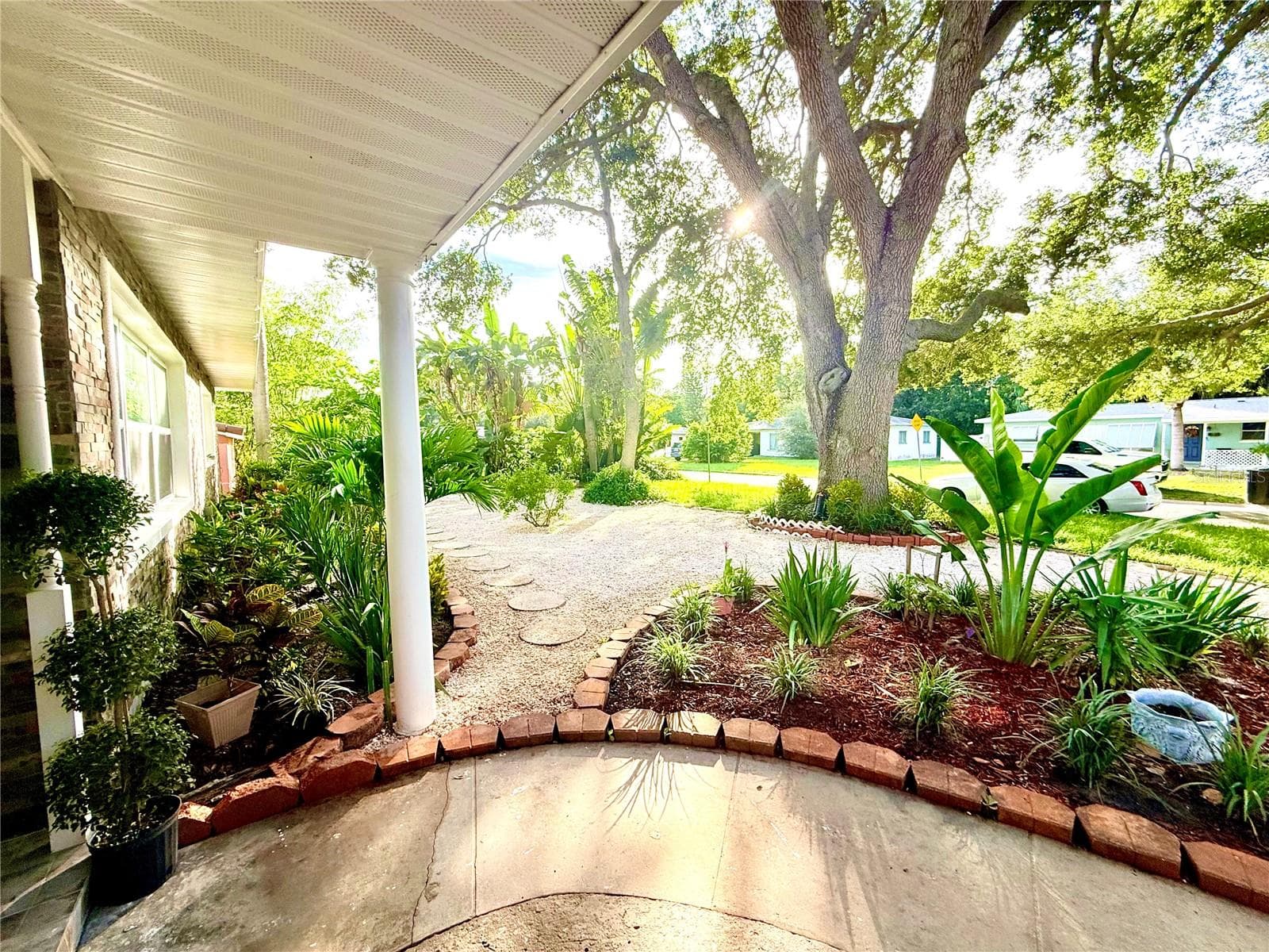 Single Family Residence at 1557 ROBINSON DR N, ST PETERSBURG, photo 41 of 45