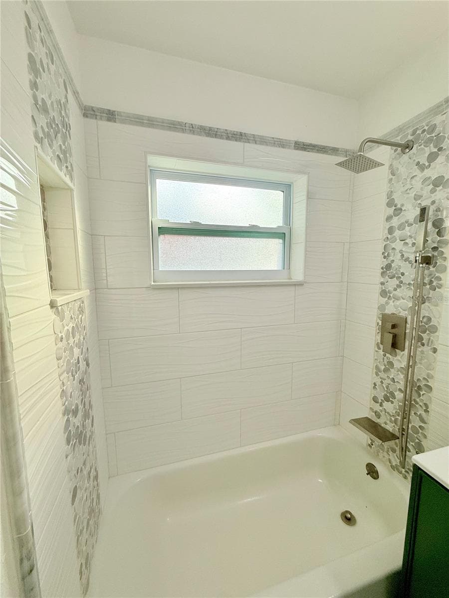 Single Family Residence at 1557 ROBINSON DR N, ST PETERSBURG, photo 29 of 45