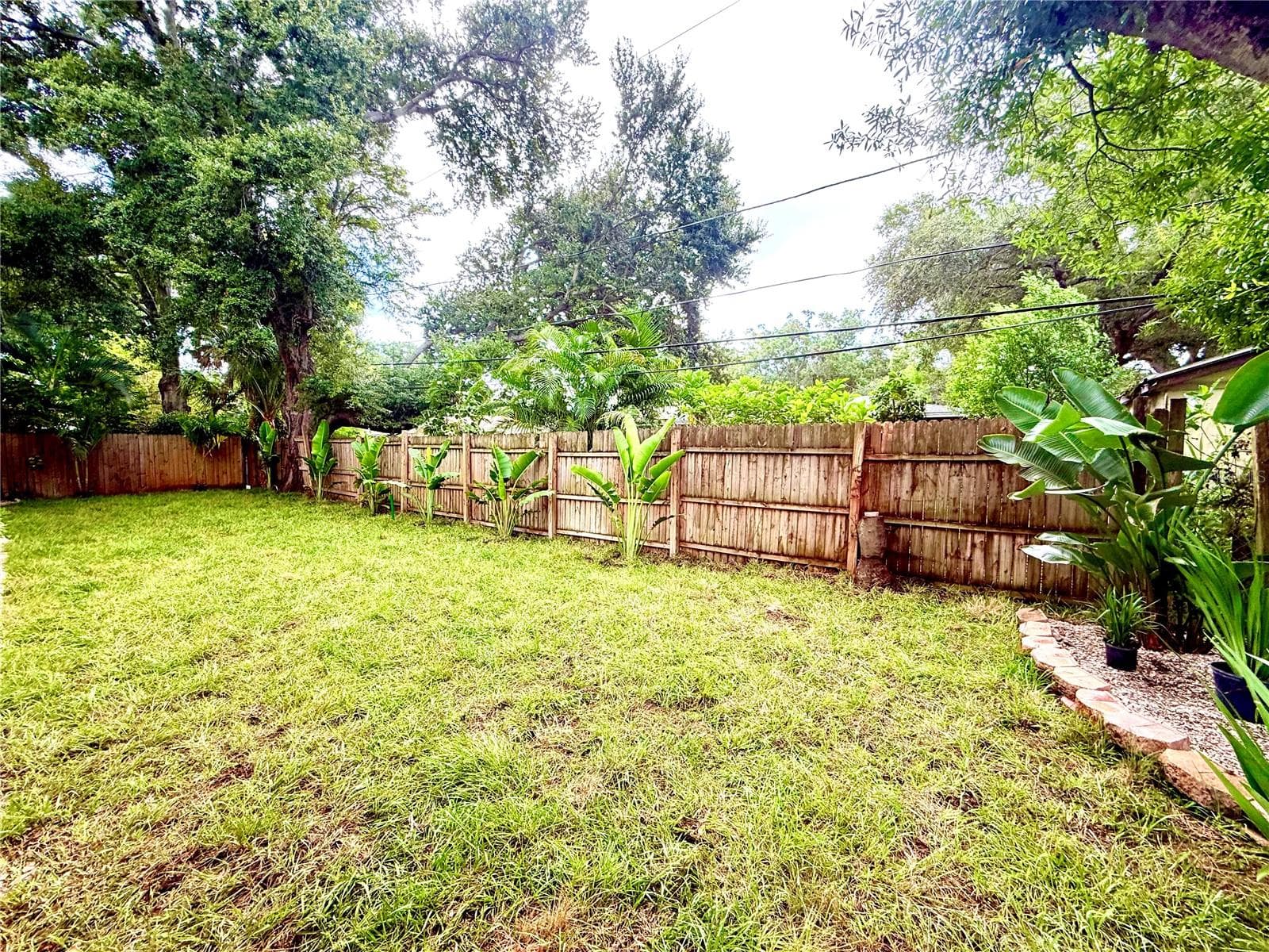 Single Family Residence at 1557 ROBINSON DR N, ST PETERSBURG, photo 39 of 45