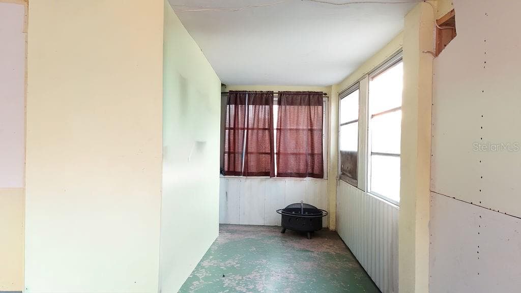 Glass Room - 99 YALE AVE, FROSTPROOF