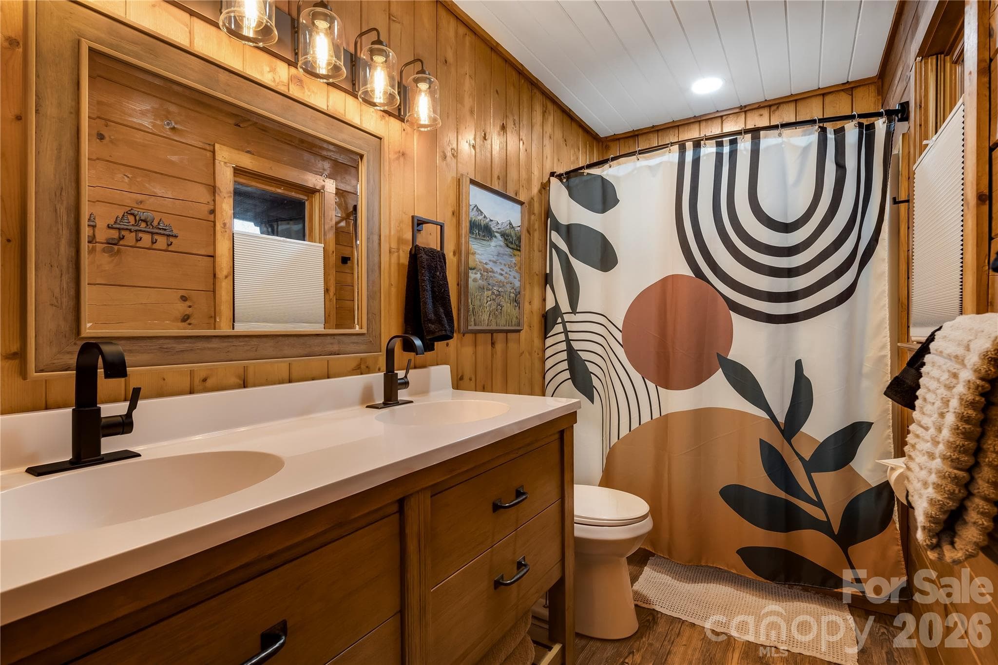 ensuite bath - 398 Locust Drive, Maggie Valley