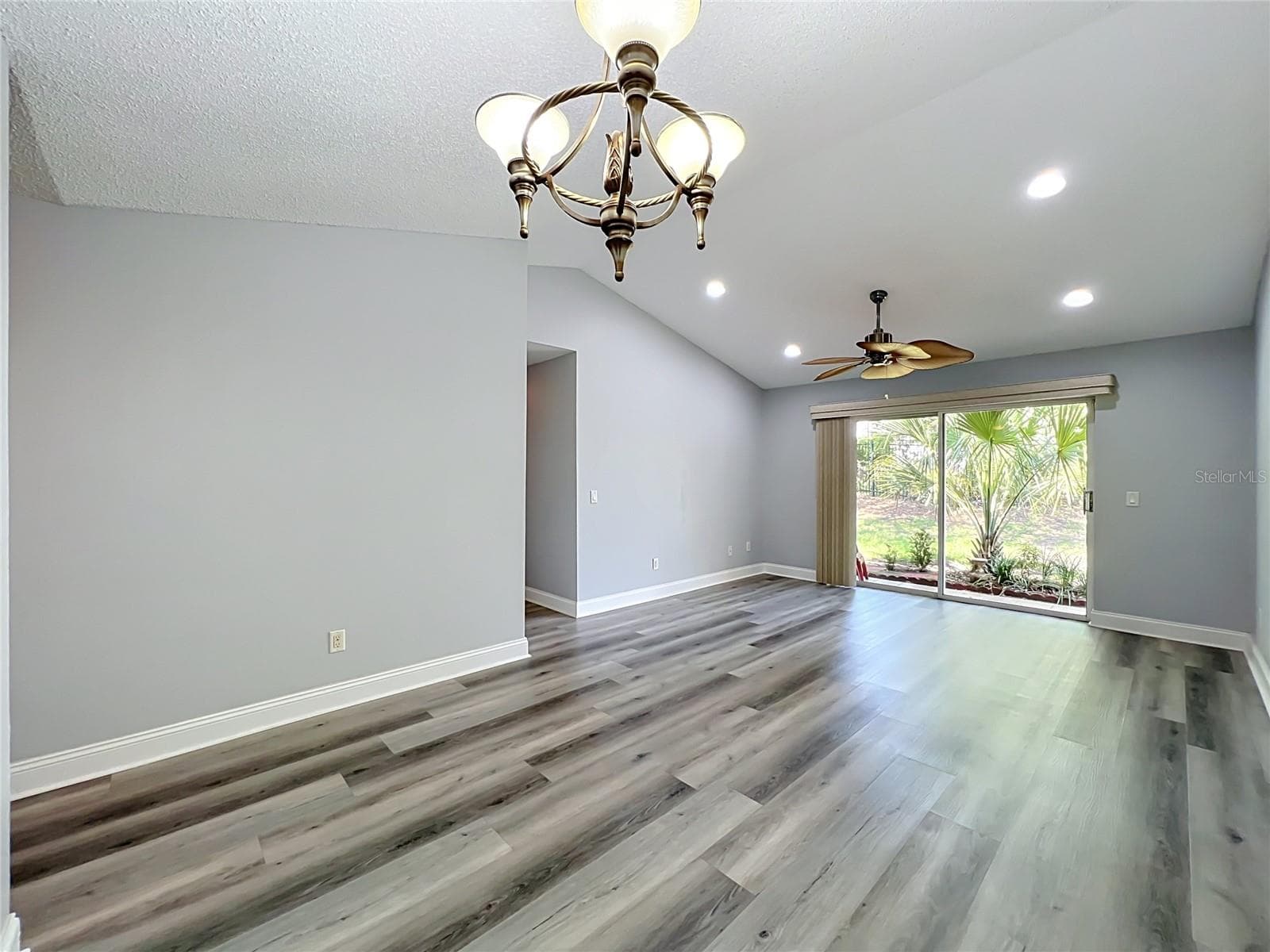 Living/Dining room - 5440 E MICHIGAN ST #5440-2, ORLANDO