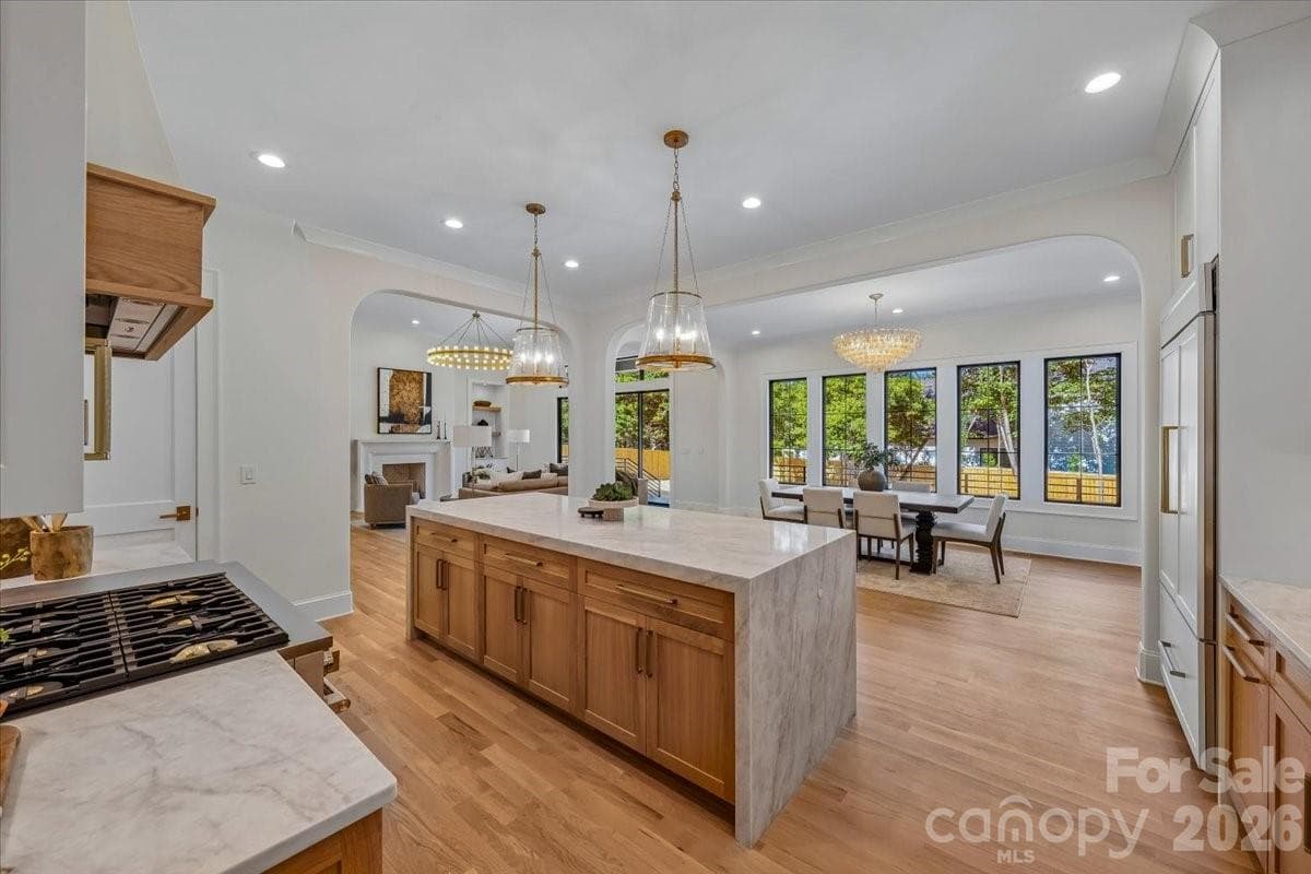 Single Family Residence at 4635 Water Oak Road, Charlotte, photo 7 of 46