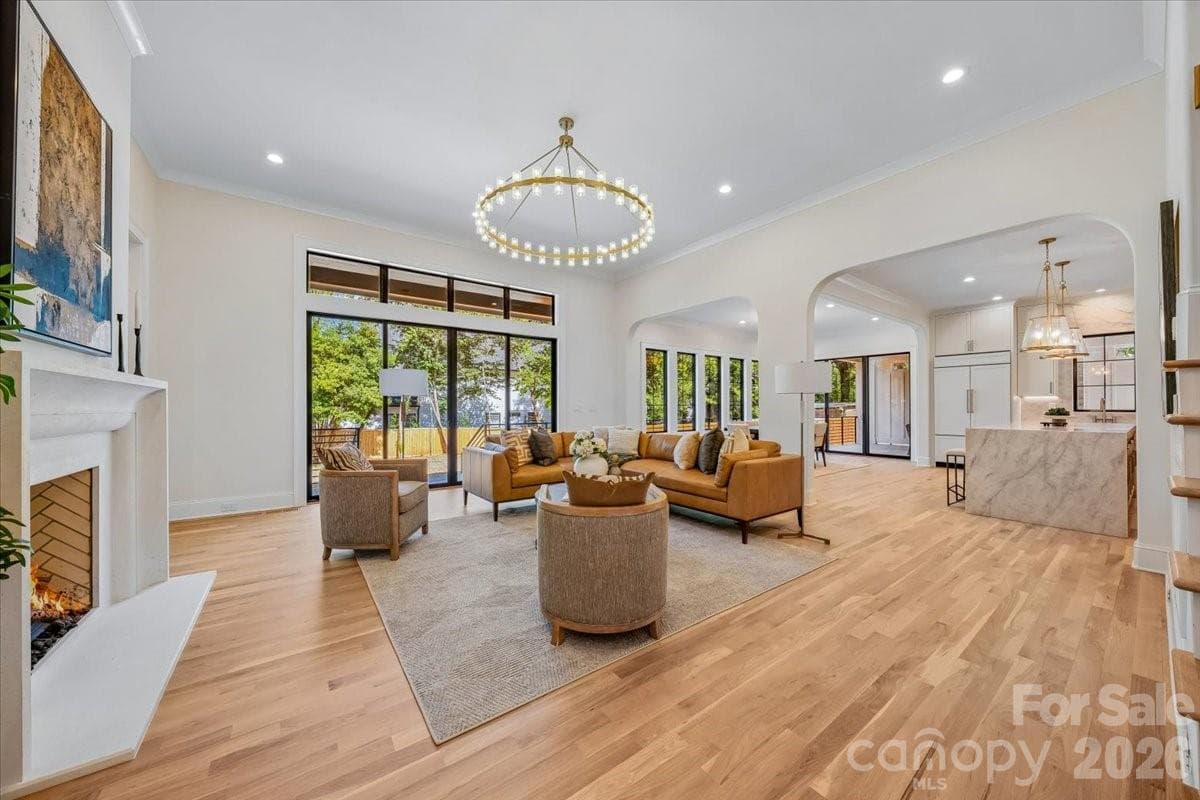 Single Family Residence at 4635 Water Oak Road, Charlotte, photo 10 of 46