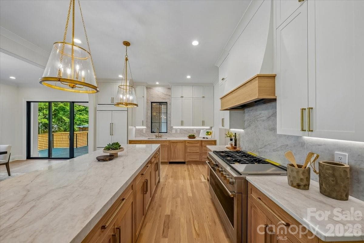 Single Family Residence at 4635 Water Oak Road, Charlotte, photo 13 of 46