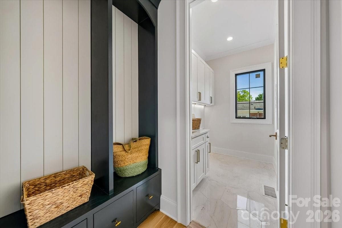 Single Family Residence at 4635 Water Oak Road, Charlotte, photo 14 of 46