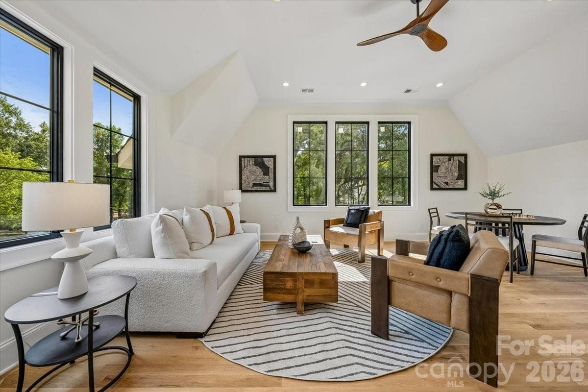 Single Family Residence at 4635 Water Oak Road, Charlotte, photo 26 of 46