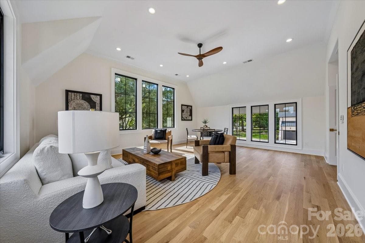 Single Family Residence at 4635 Water Oak Road, Charlotte, photo 27 of 46