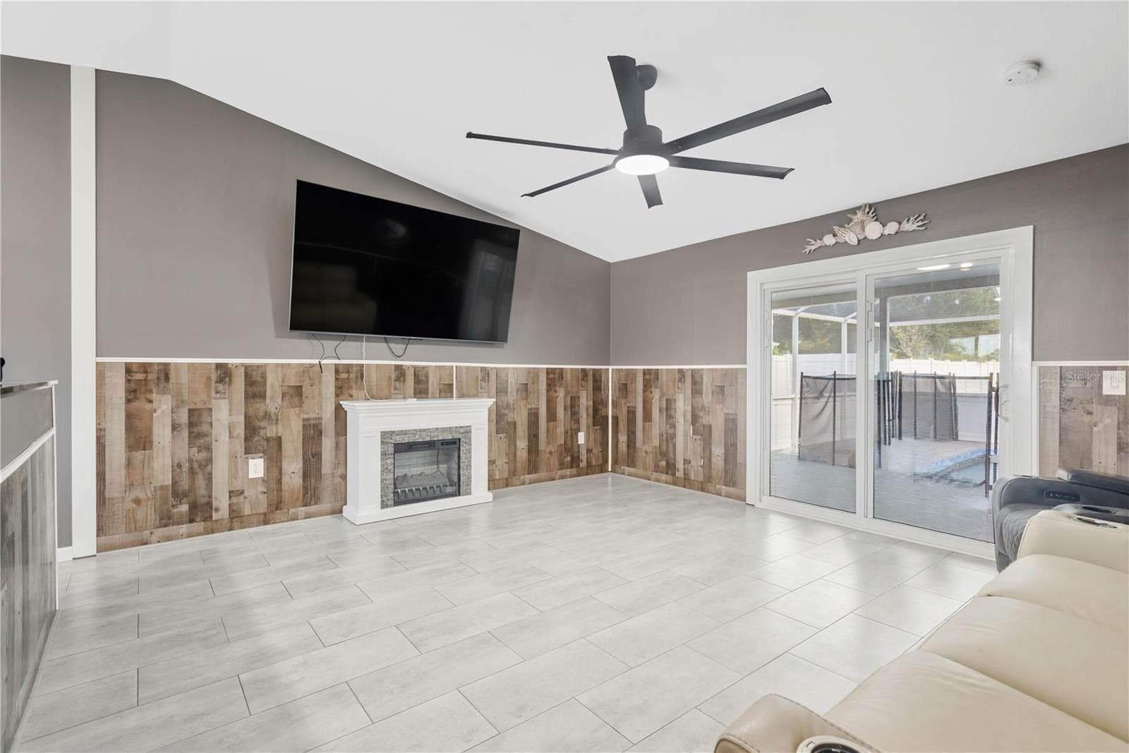 Living room - 2054 SAFFOLD PARK DR, RUSKIN