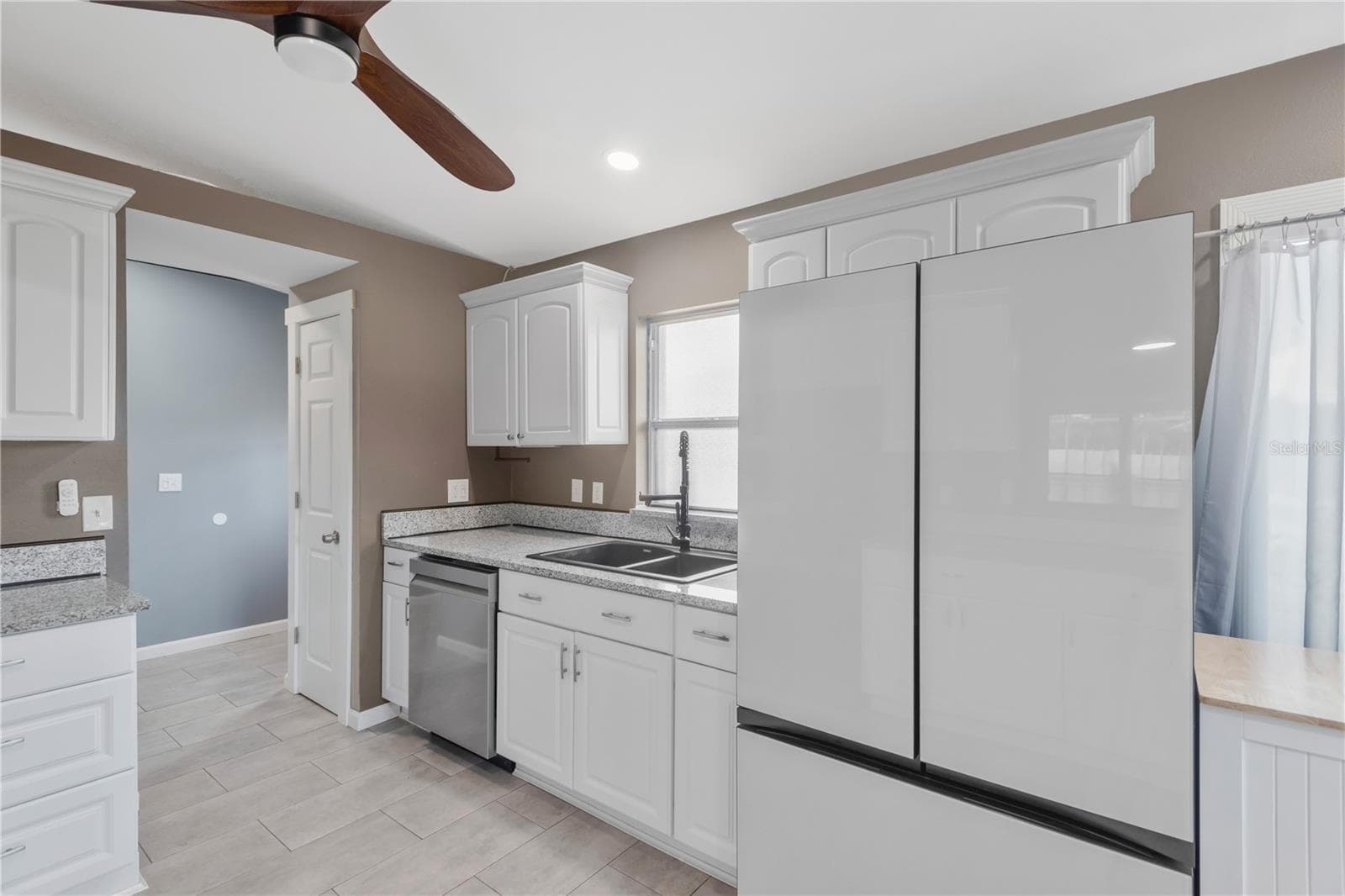Kitchen - 2054 SAFFOLD PARK DR, RUSKIN